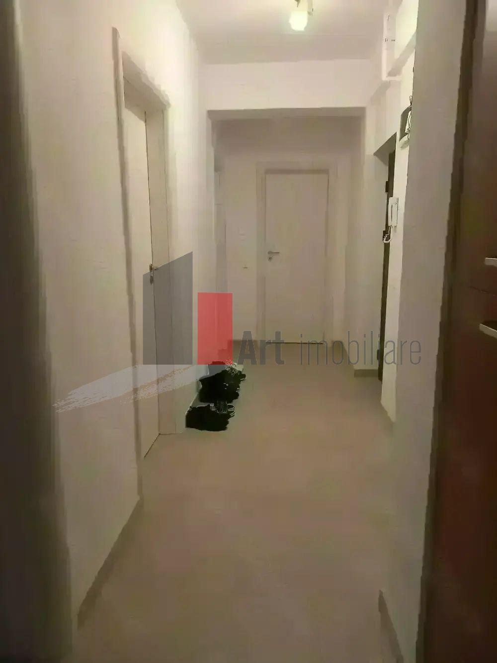Vânzare apartament 3 camere decomandat cu centrală Metalurgiei Hornbach - 2