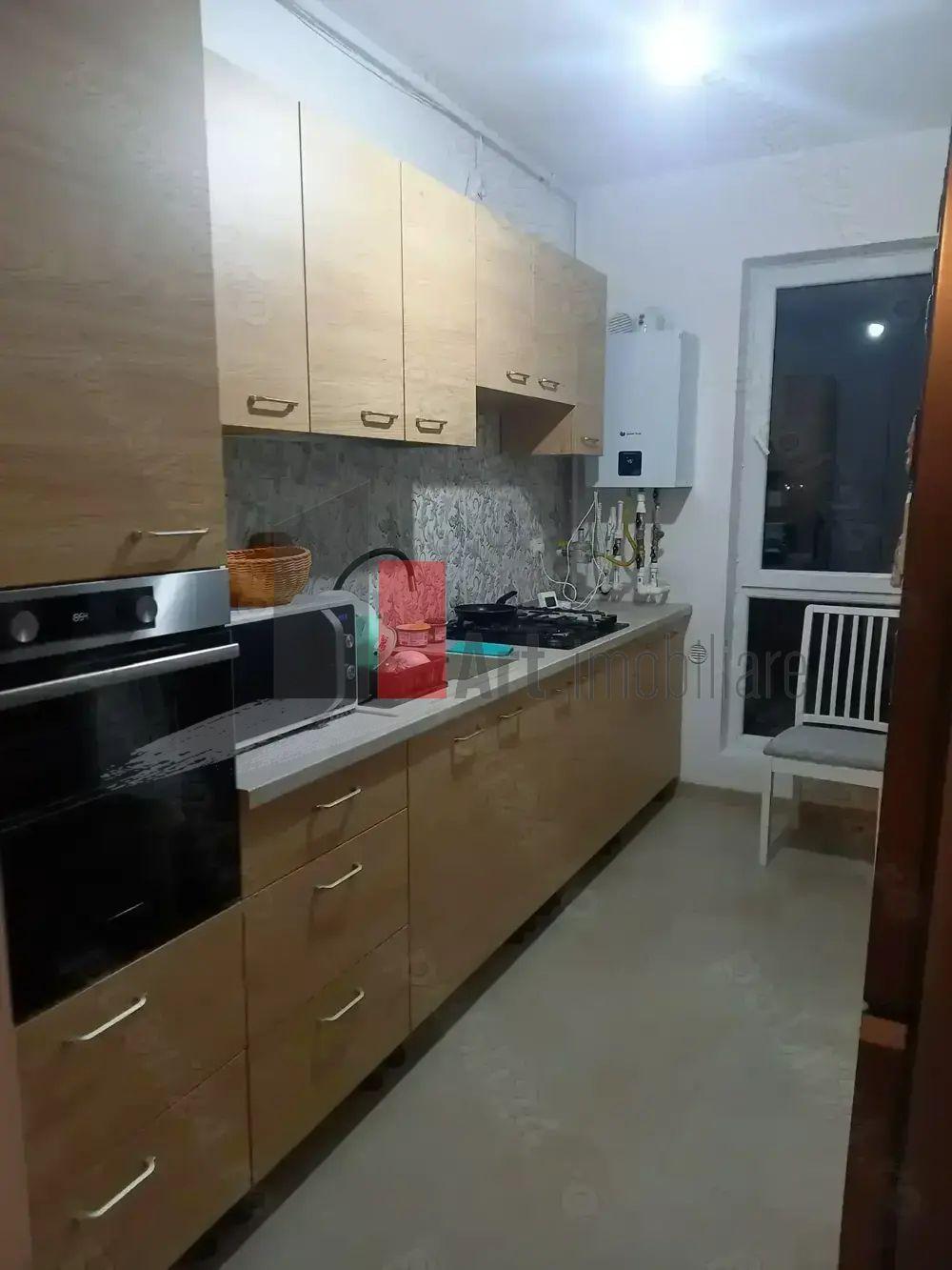 Vânzare apartament 3 camere decomandat cu centrală Metalurgiei Hornbach - 3