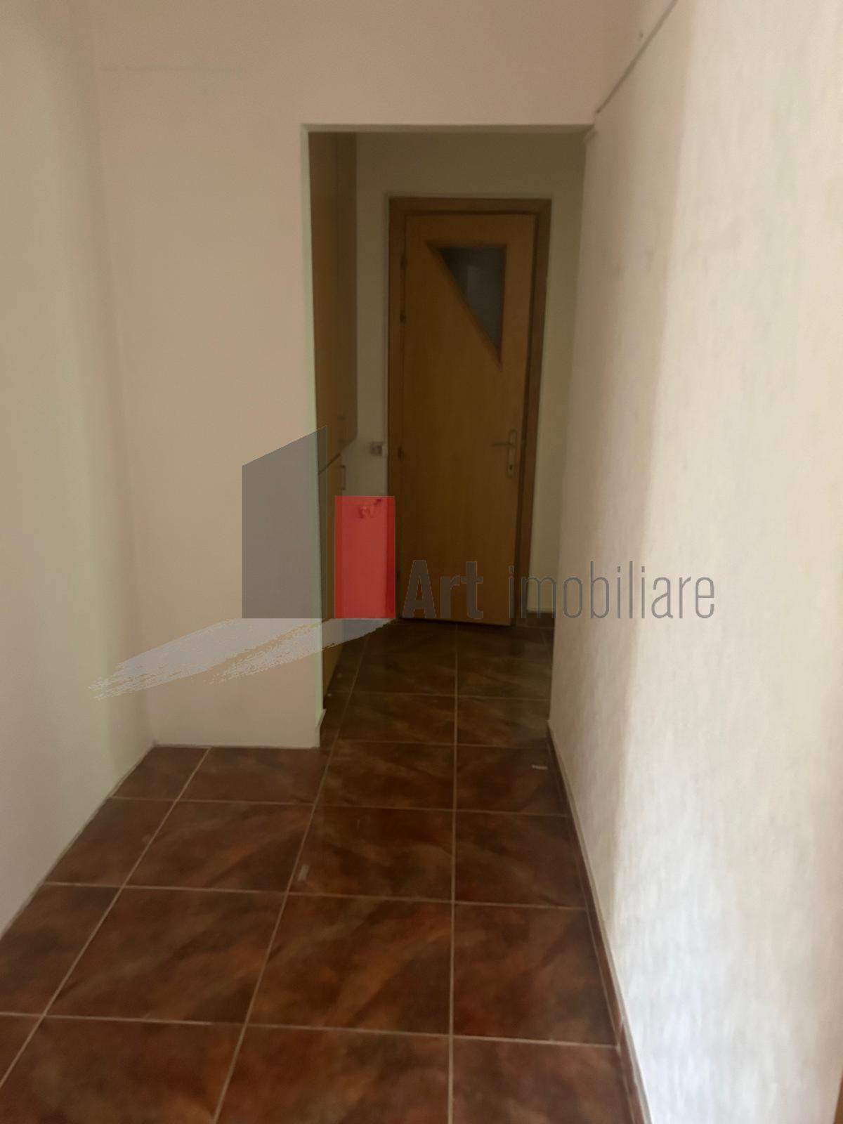 Vânzare apartament 4 camere decomandat Bd. Brâncoveanu - Izvorul Mureșului - 8