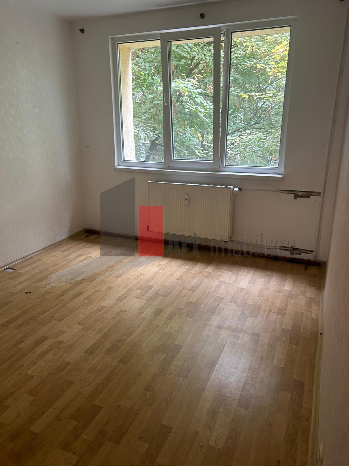 Vânzare apartament 4 camere decomandat Bd. Brâncoveanu - Izvorul Mureșului - 4