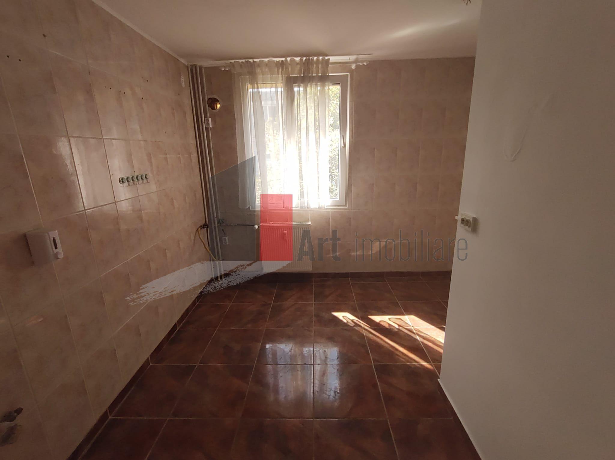 Vânzare apartament 4 camere decomandat Bd. Brâncoveanu - Izvorul Mureșului - 14