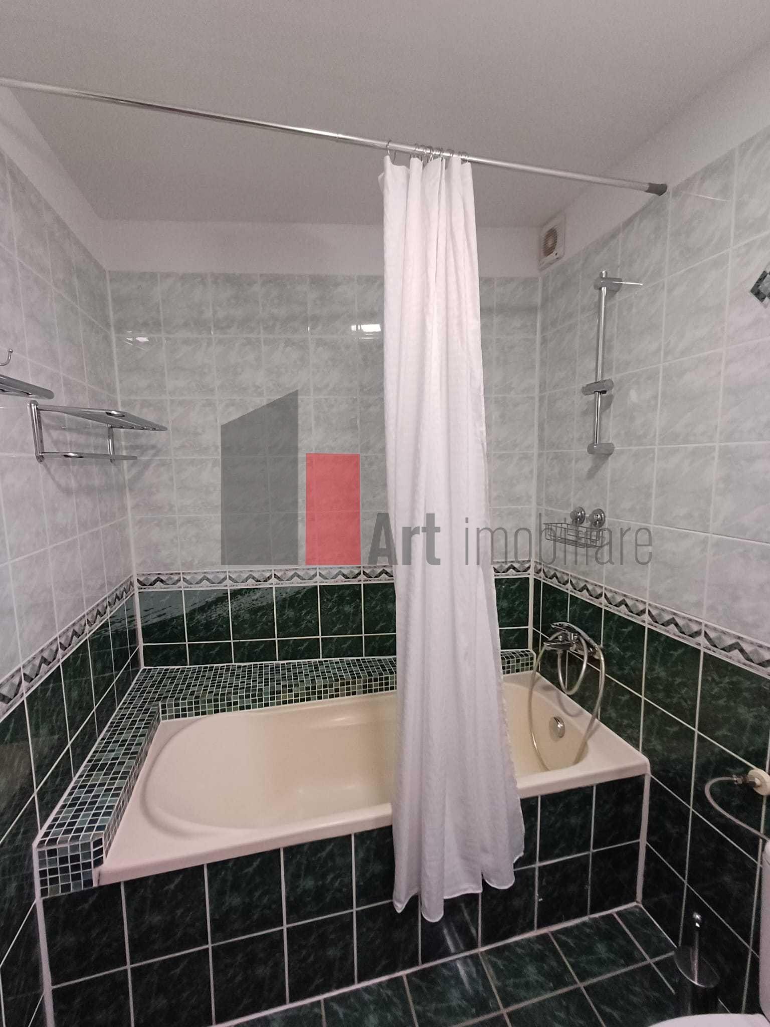 Universitate, apartament in bloc construit 2000, locuit/birou - 12