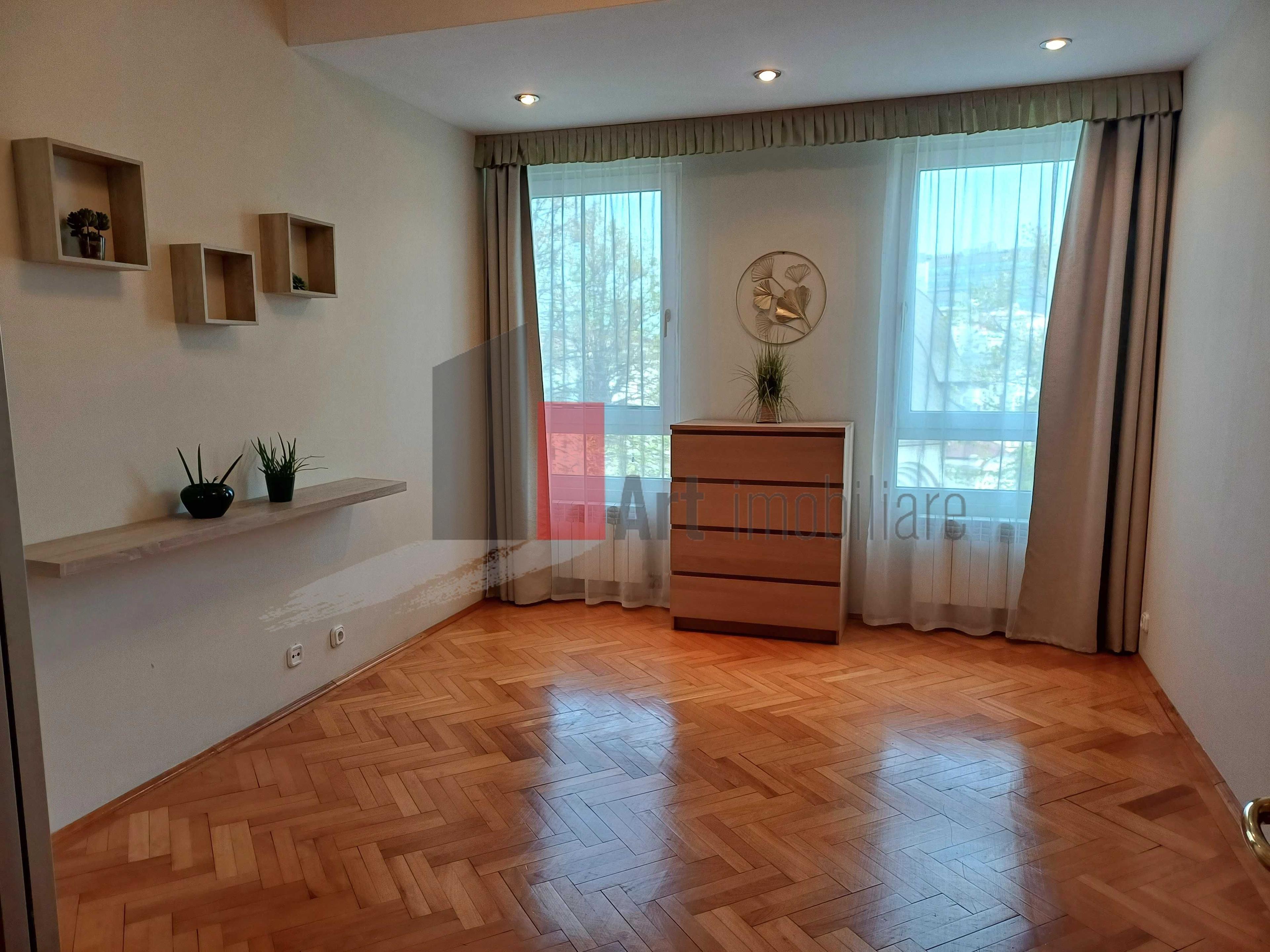 Universitate, apartament in bloc construit 2000, locuit/birou - 9