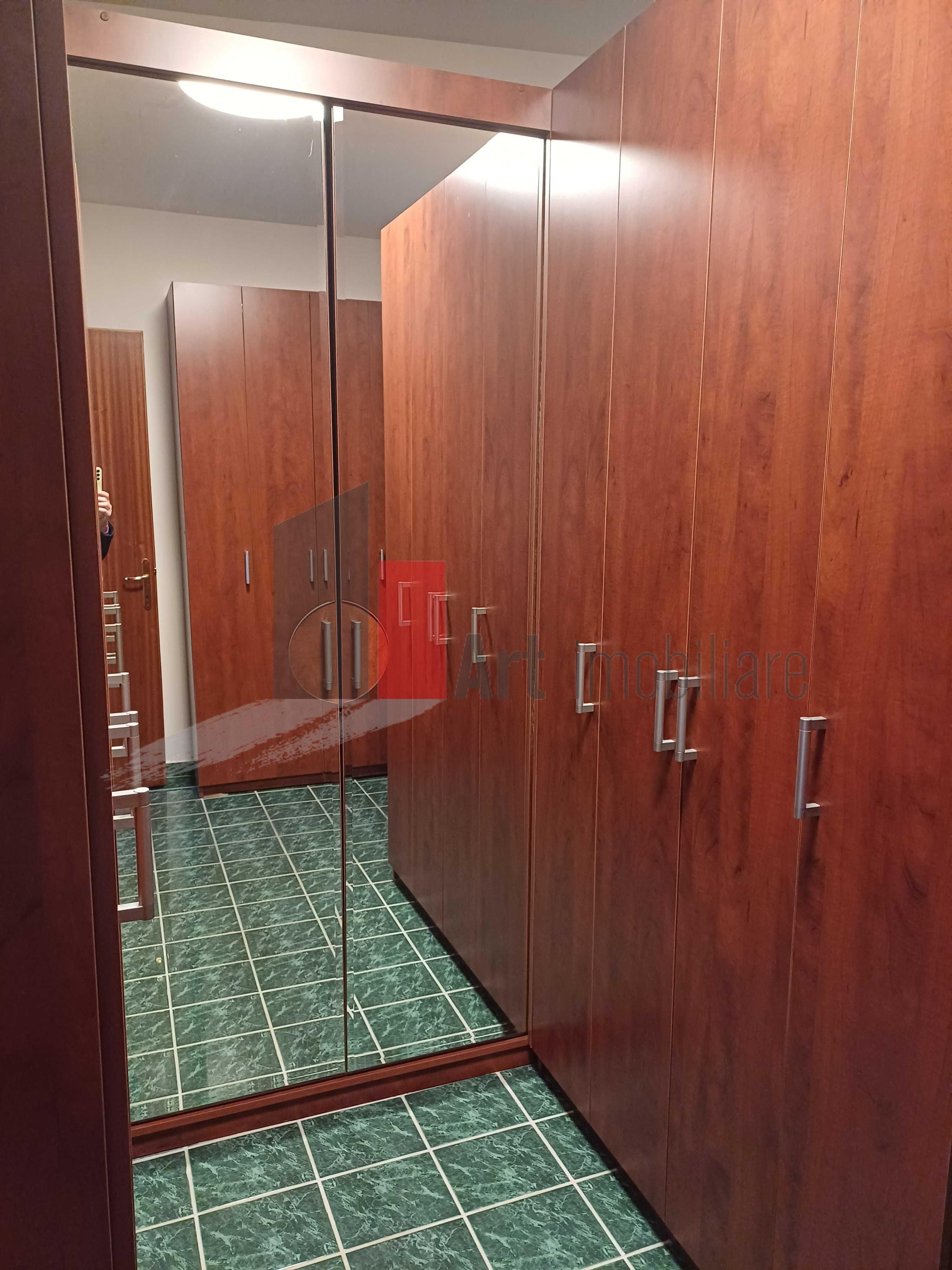 Universitate, apartament in bloc construit 2000, locuit/birou - 11