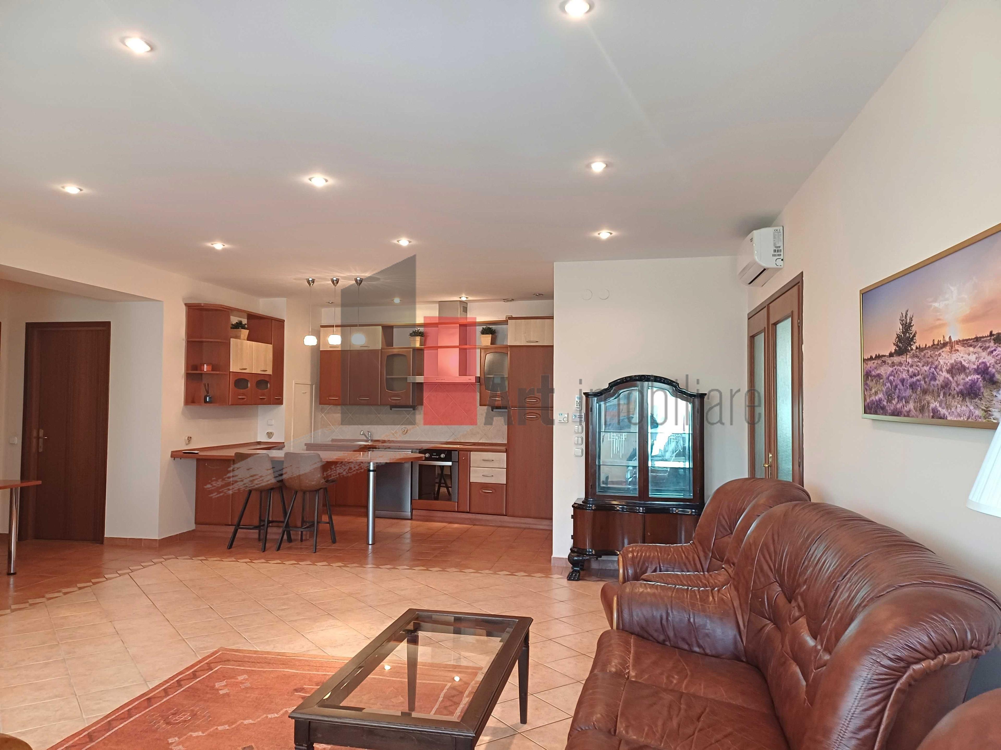 Universitate, apartament in bloc construit 2000, locuit/birou - 1