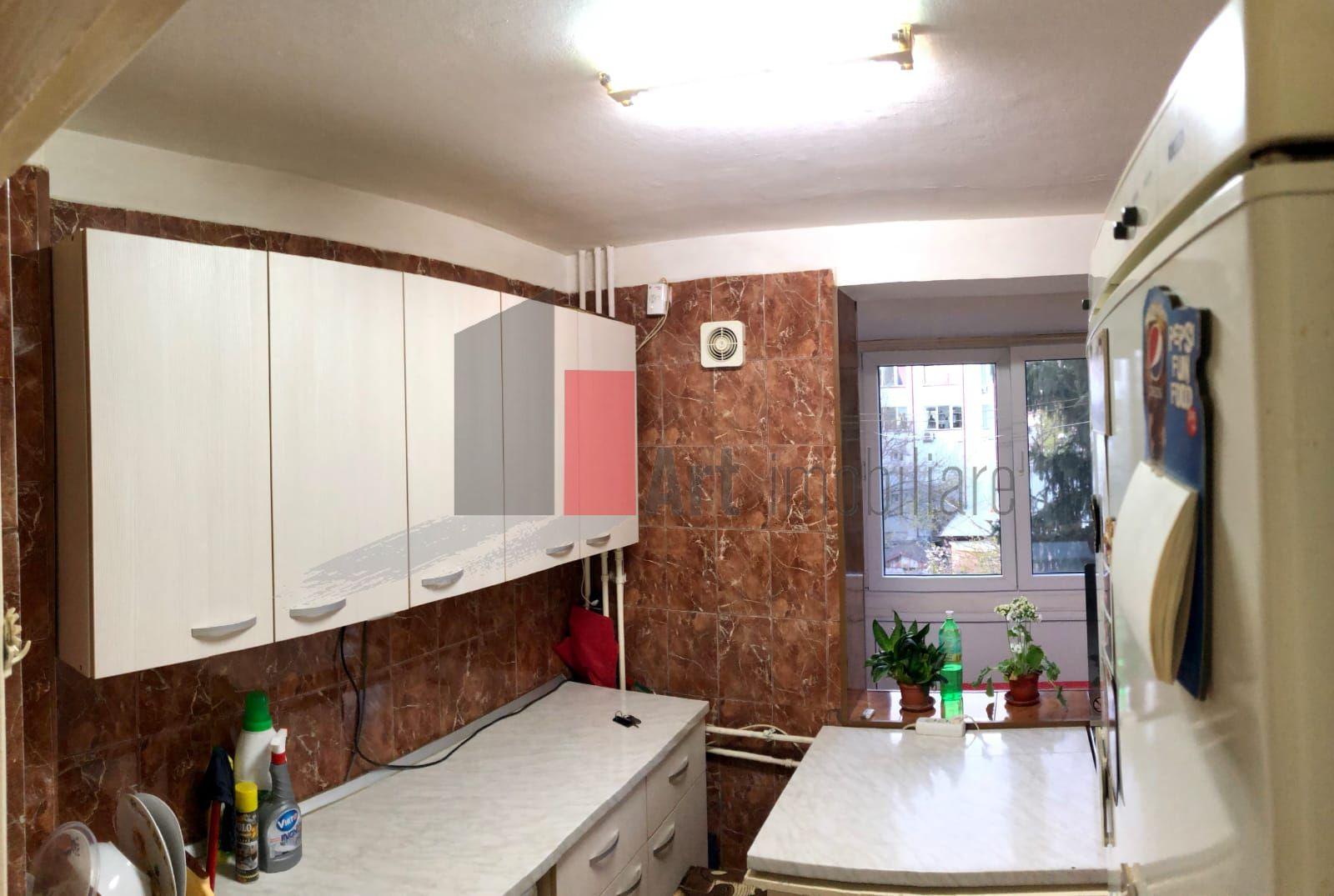 Vânzare apartament 3 camere Piața Sudului - Secuilor - 1