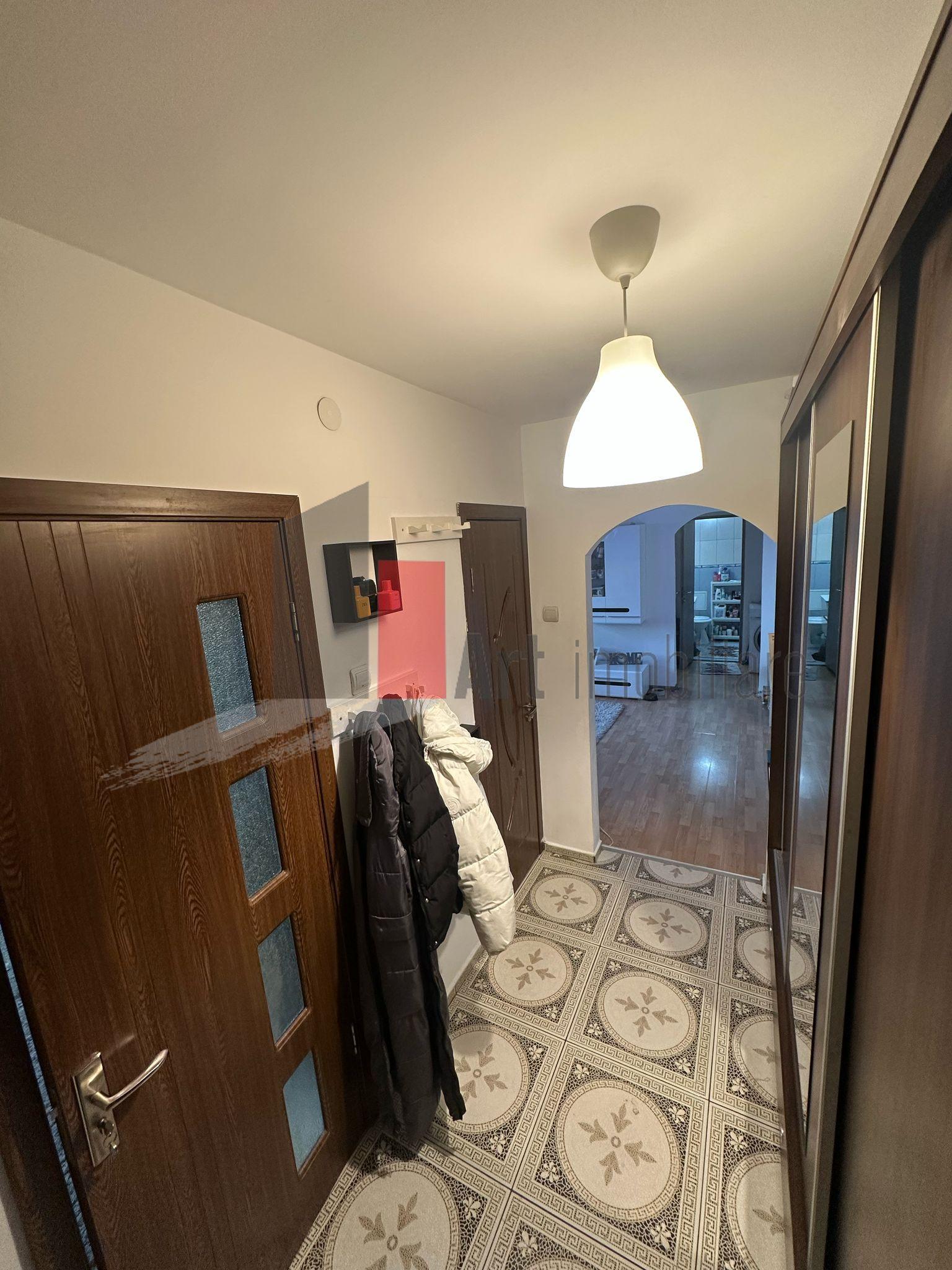 Apartament cu 3 camere în Zona 1Decembrie - 4