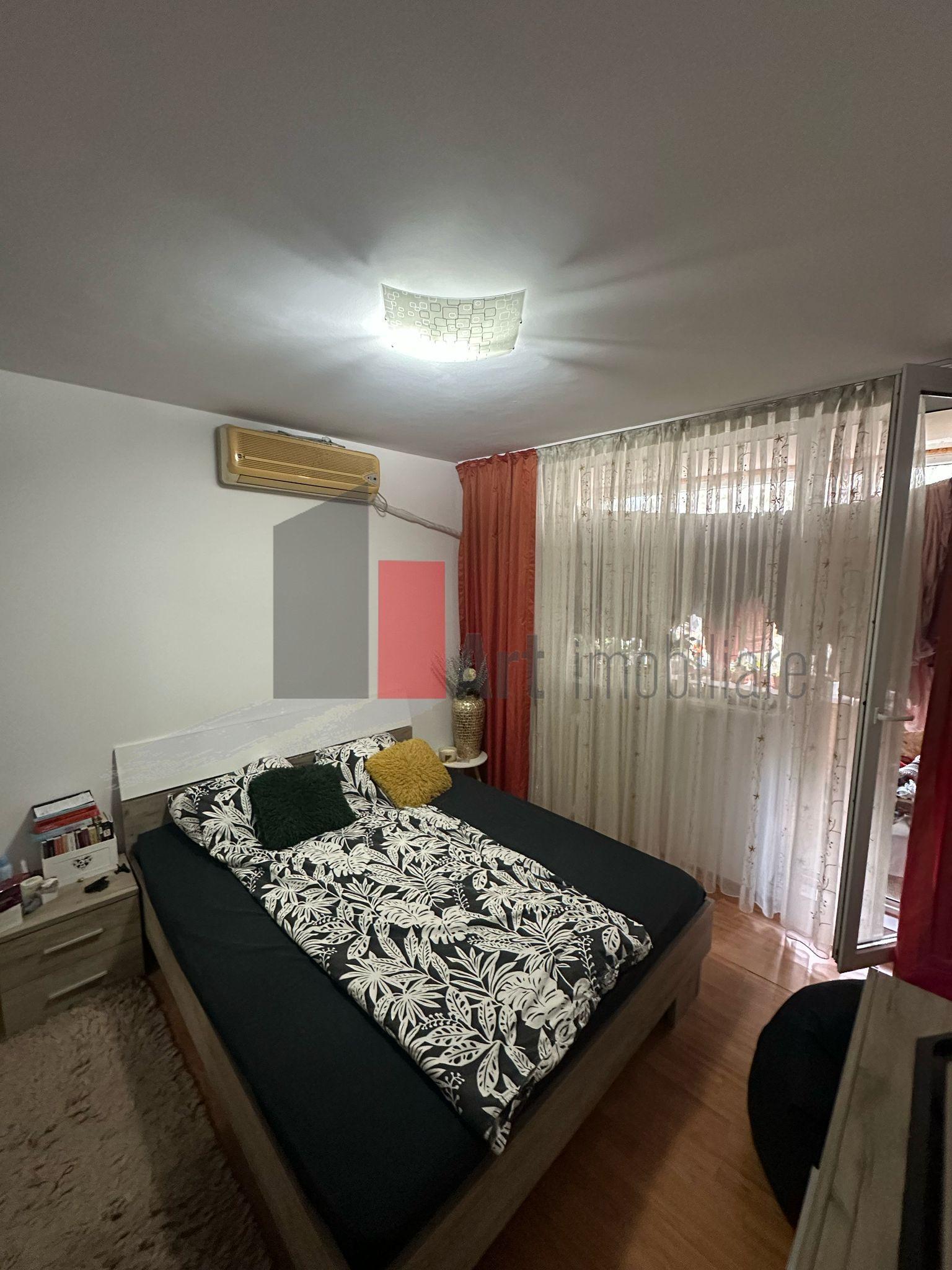 Apartament cu 3 camere în Zona 1Decembrie - 9