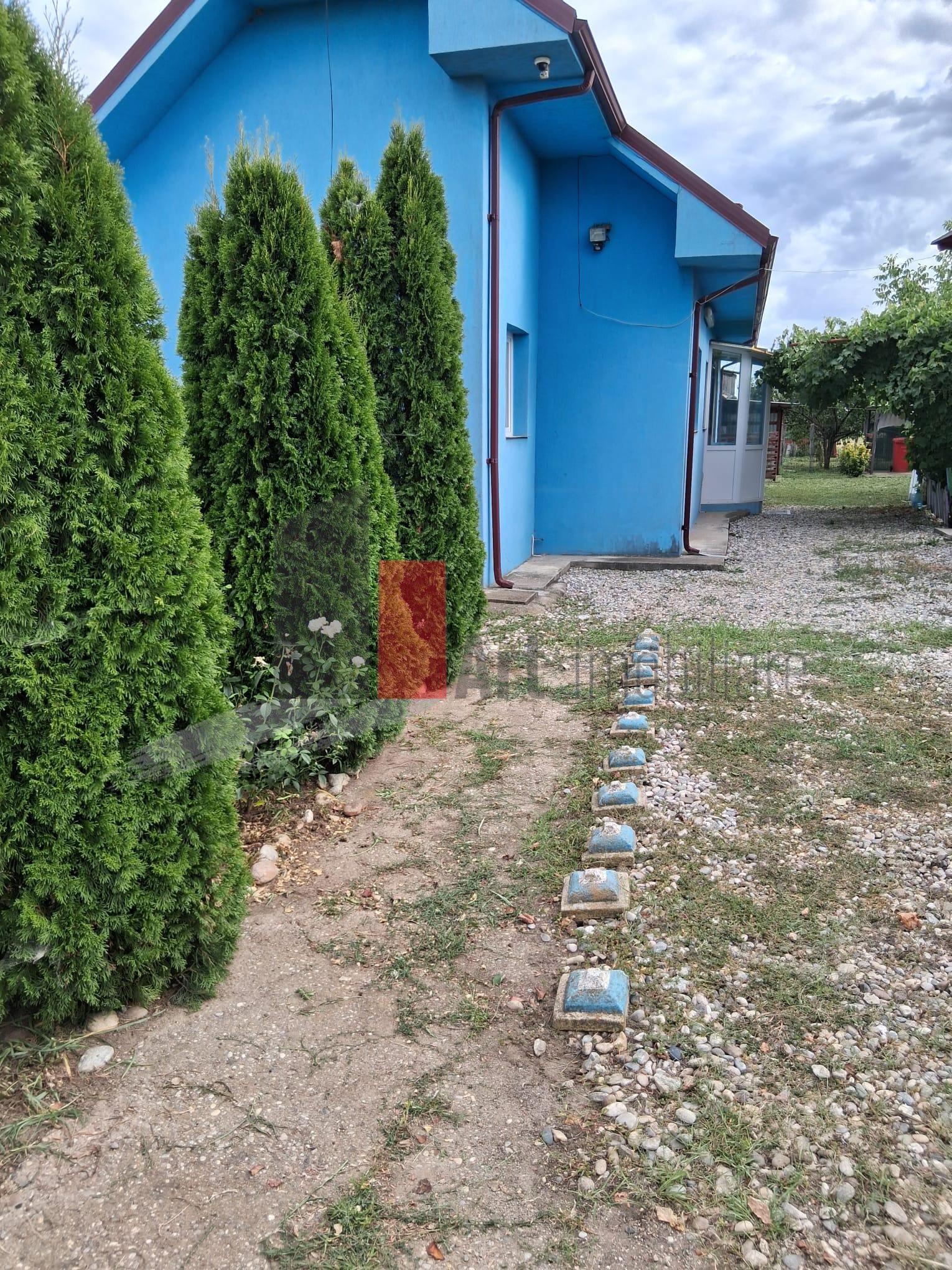 2 case + teren + anexe - proprietate completa in Coteana - 3