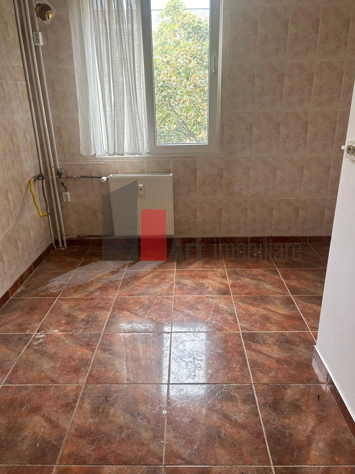Vânzare apartament 4 camere decomandat Bd. Brâncoveanu - Izvorul Rece - 10