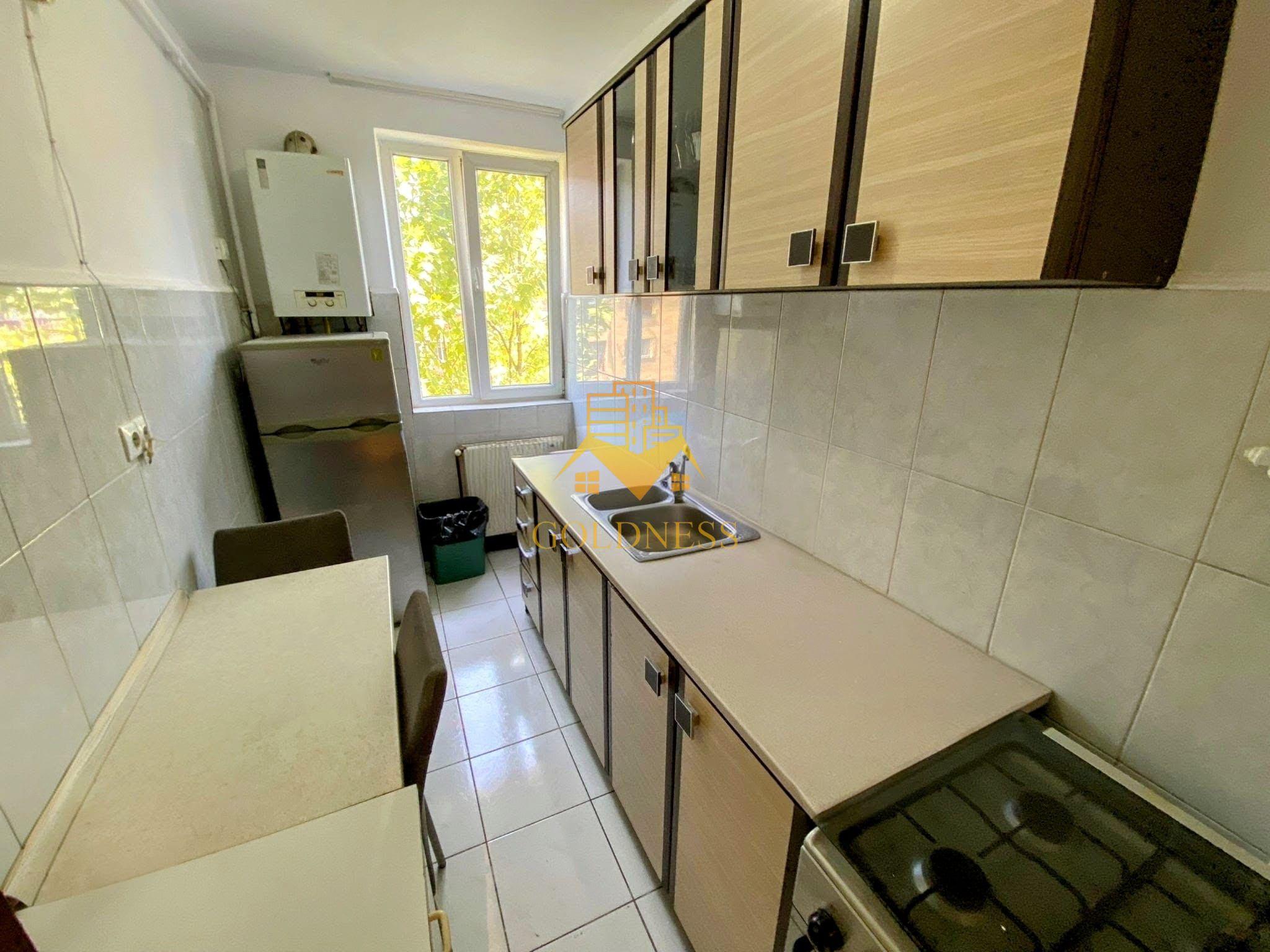 3 camere semidecomandate, Profi, Gara, Semicentral, Zona Horea - 9