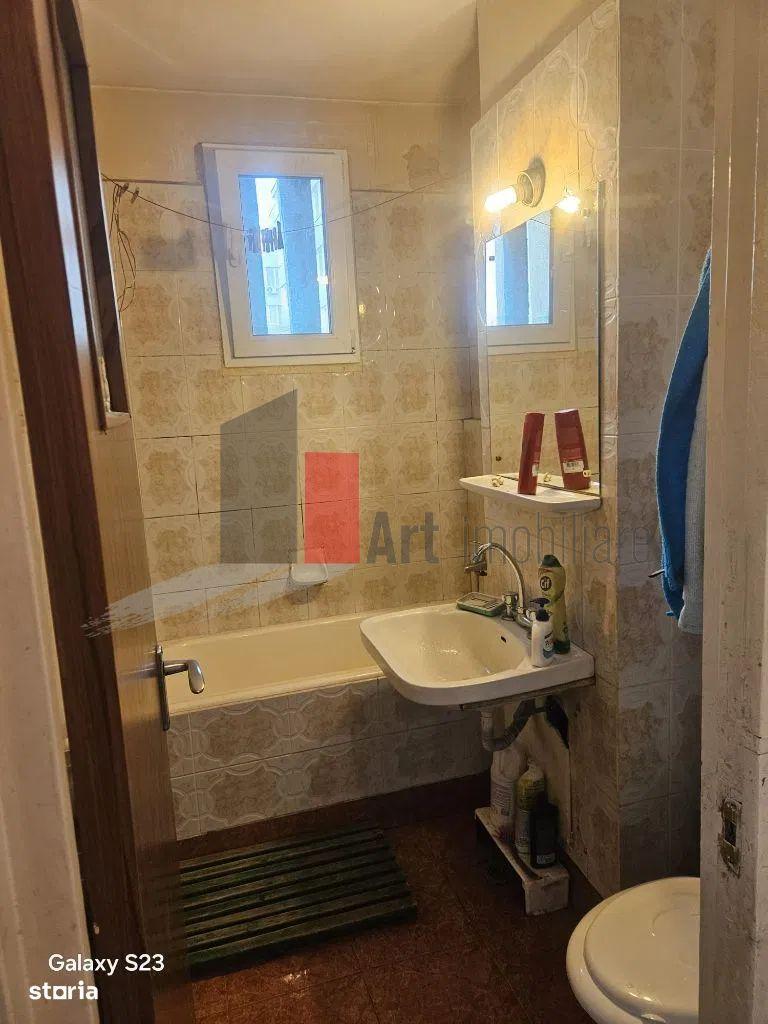 Apartament 3 camere Titan liceul Dante - 10