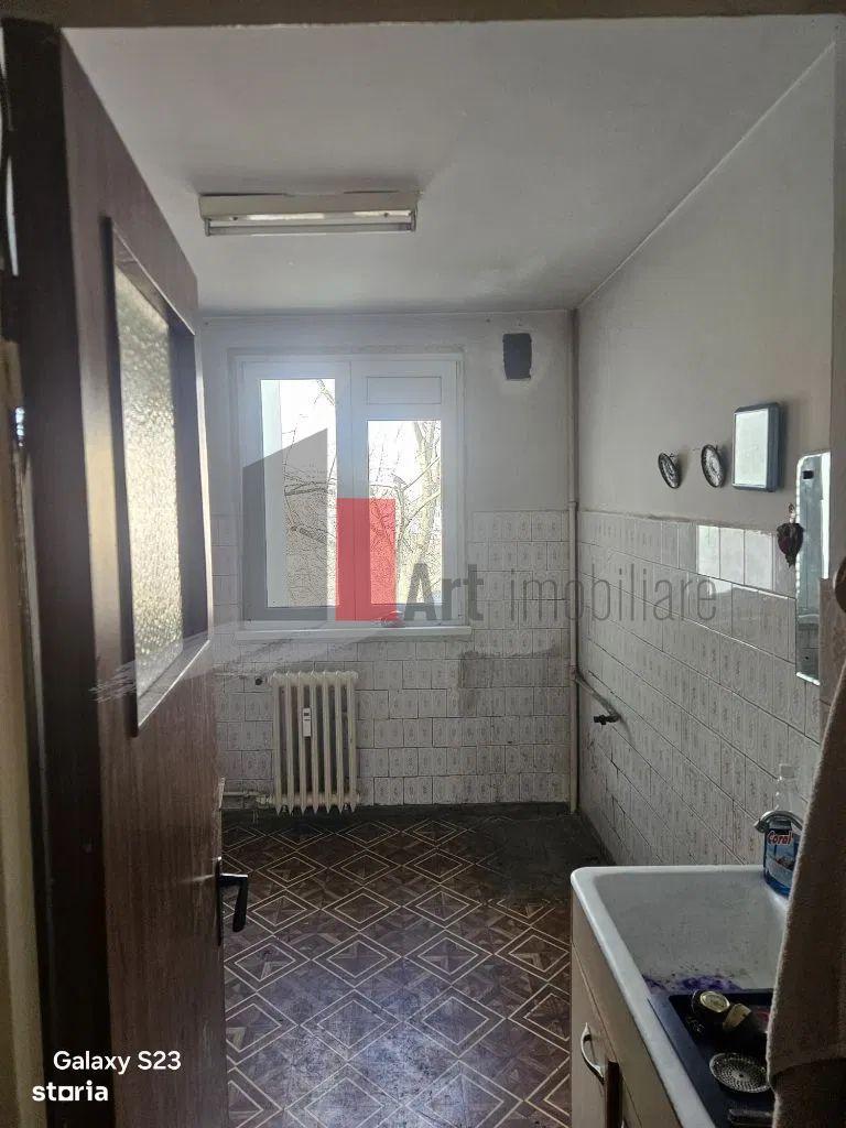 Apartament 3 camere Titan liceul Dante - 17