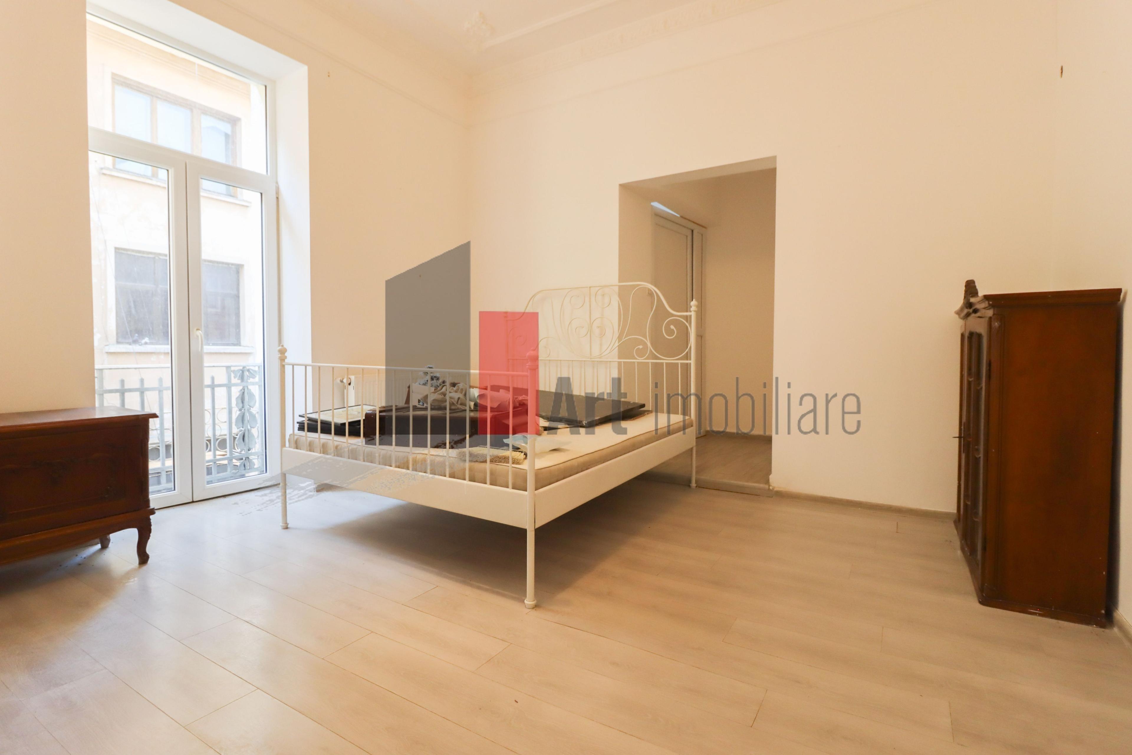 Apartamentul "REHEGUA" , stradal, bloc "REABILITAT" - 11