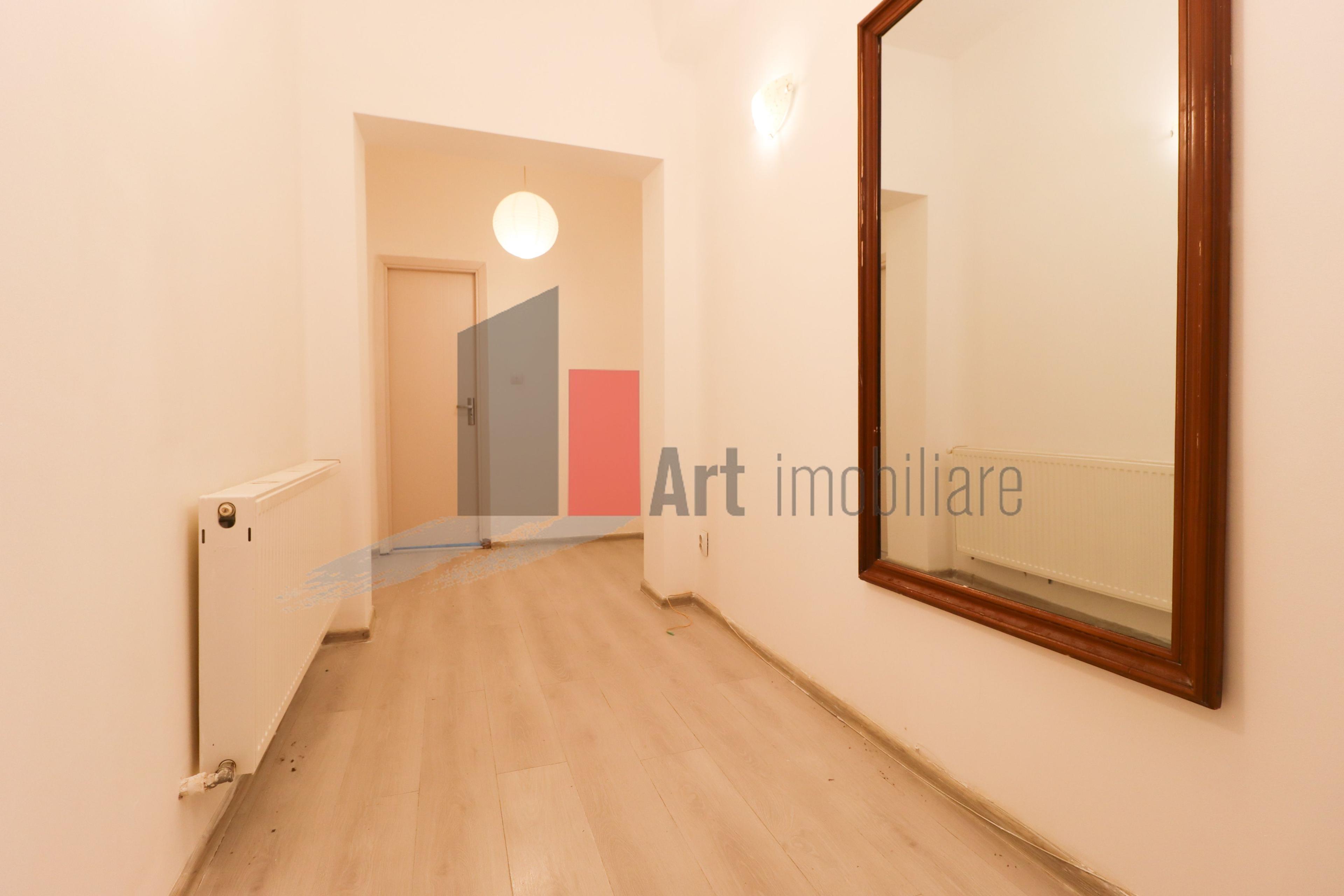 Apartamentul "REHEGUA" , stradal, bloc "REABILITAT" - 16