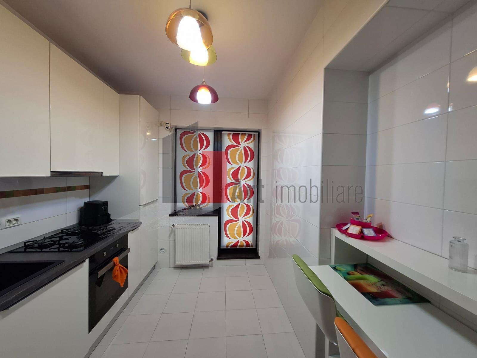 Apartament Piata Unirii, bloc 2013, liber - 12