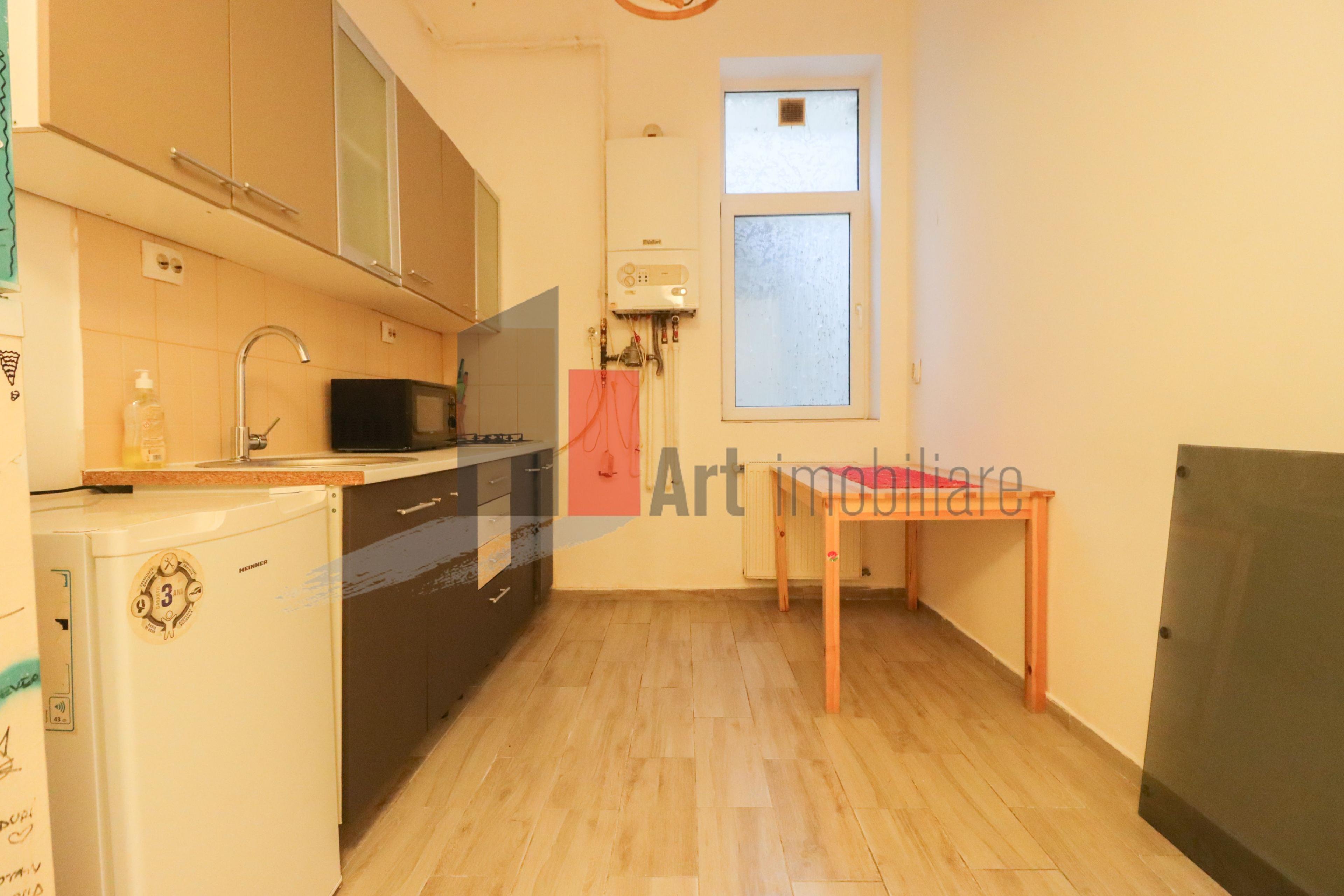 Apartamentul "REHEGUA" , stradal, bloc "REABILITAT" - 19