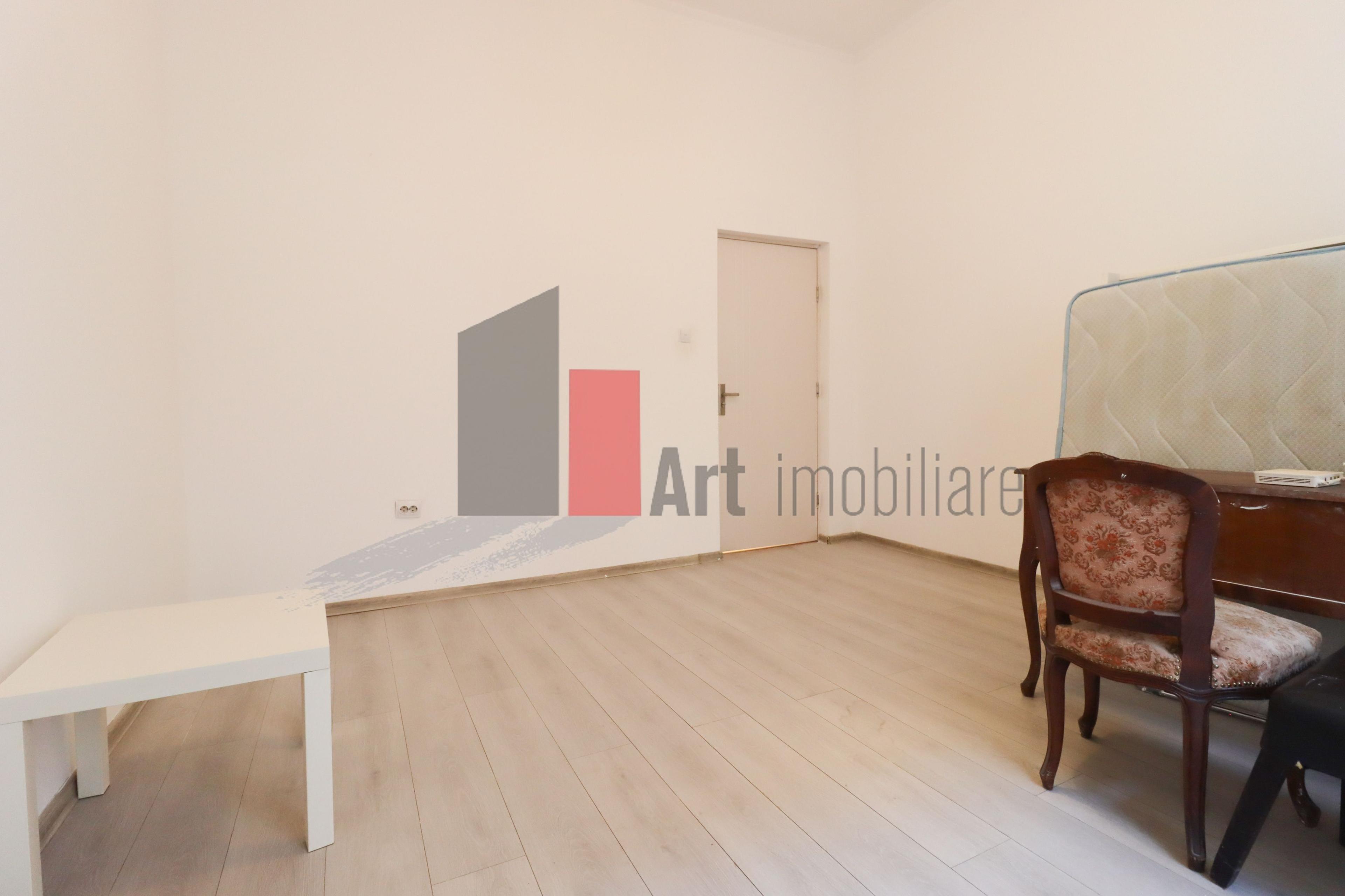 Apartamentul "REHEGUA" , stradal, bloc "REABILITAT" - 14