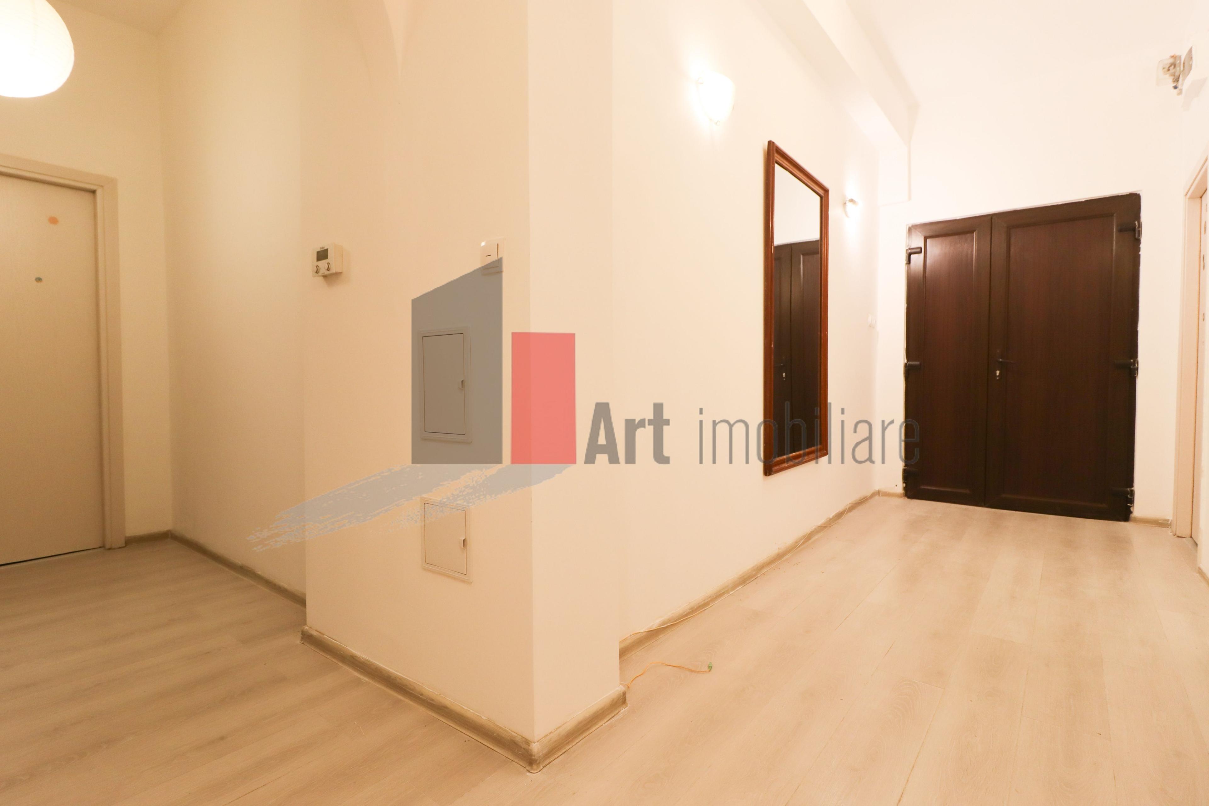Apartamentul "REHEGUA" , stradal, bloc "REABILITAT" - 17