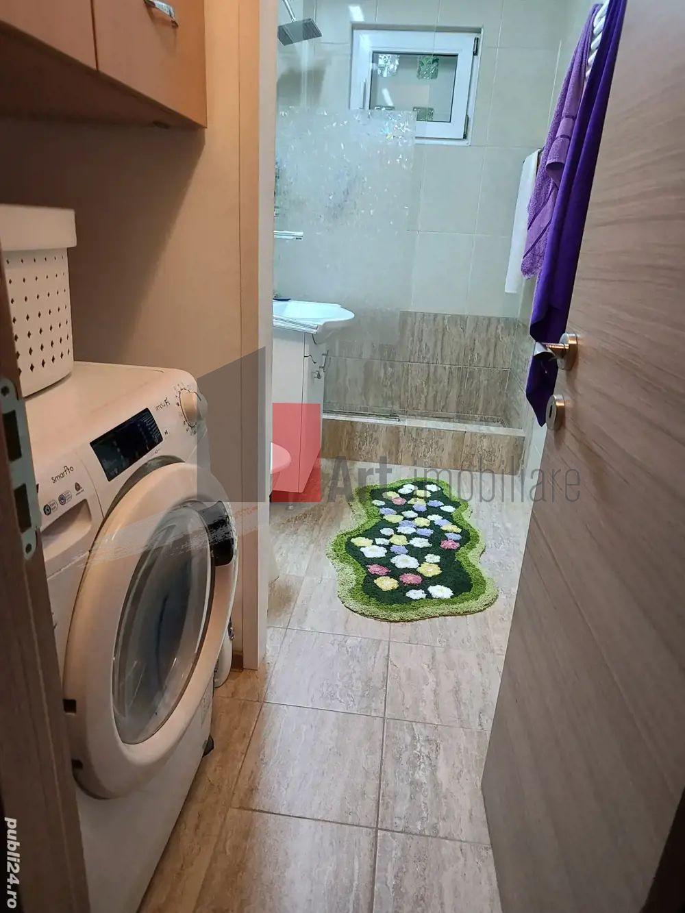 Vânzare apartament semidecomandat 4 camere cu centrală Bd. Obregia - 36