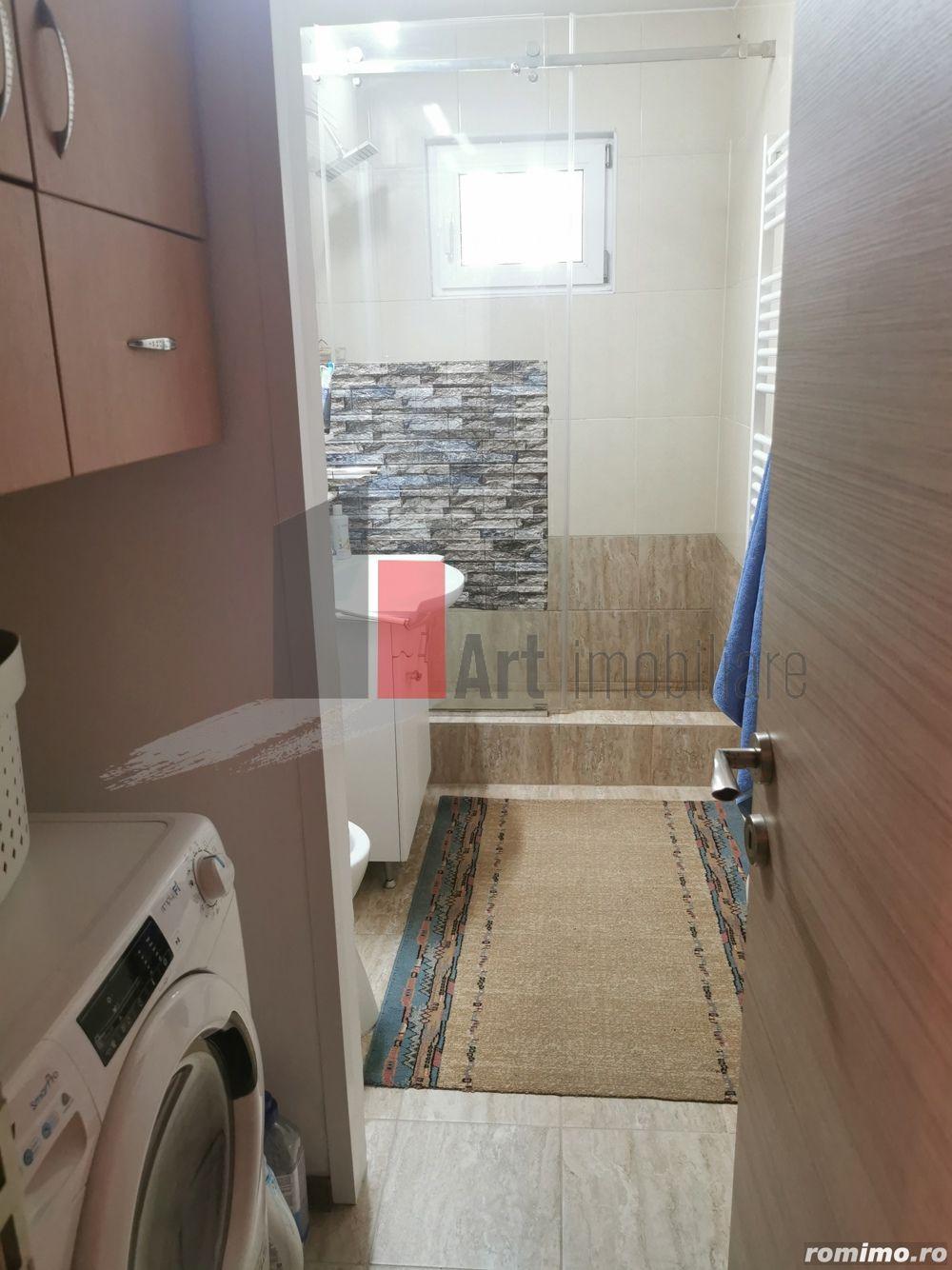 Vânzare apartament semidecomandat 4 camere cu centrală Bd. Obregia - 39