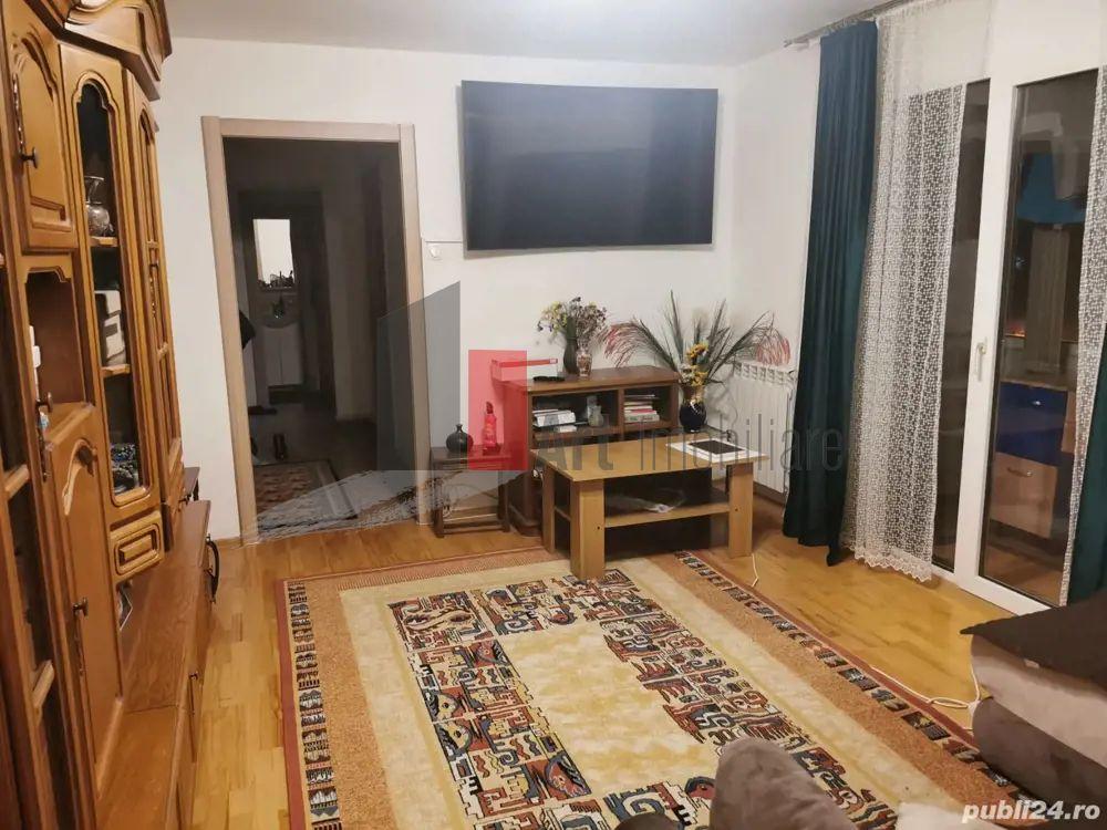 Vânzare apartament semidecomandat 4 camere cu centrală Bd. Obregia - 28