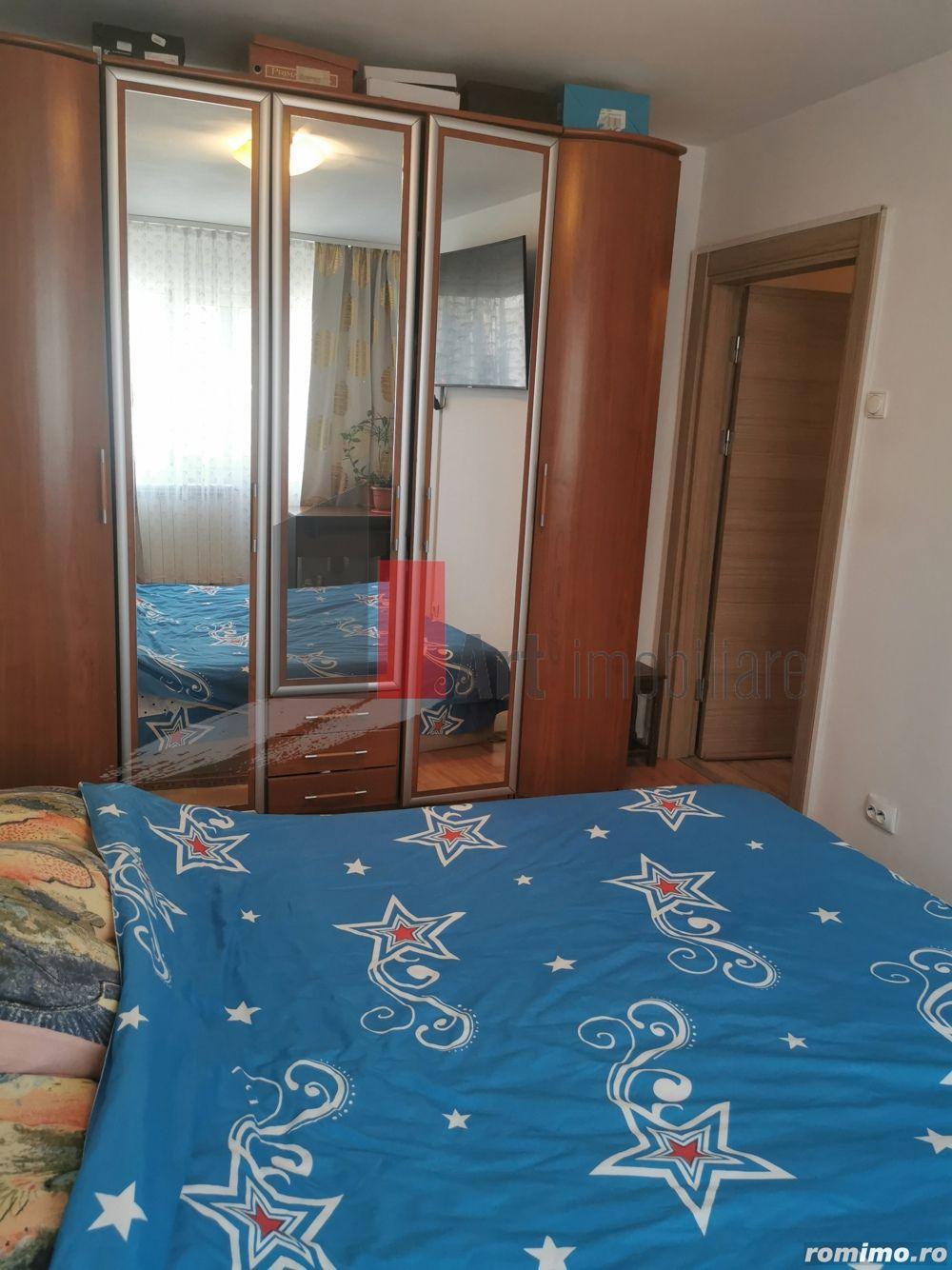 Vânzare apartament semidecomandat 4 camere cu centrală Bd. Obregia - 41