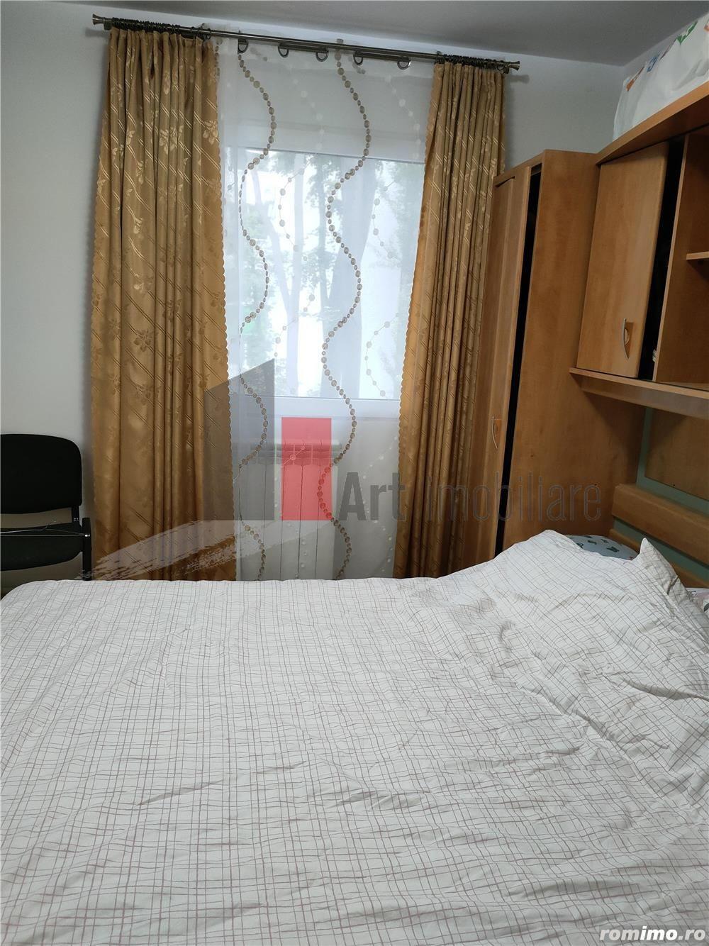 Vânzare apartament semidecomandat 4 camere cu centrală Bd. Obregia - 21