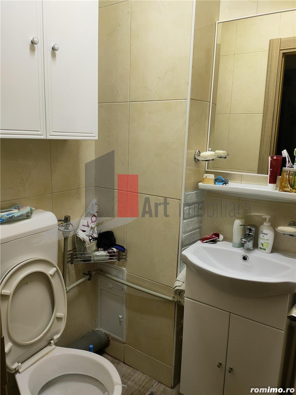 Vânzare apartament semidecomandat 4 camere cu centrală Bd. Obregia - 9