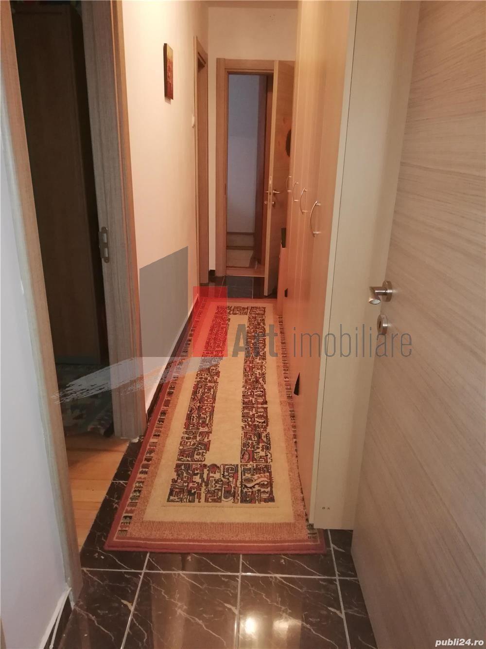 Vânzare apartament semidecomandat 4 camere cu centrală Bd. Obregia - 6