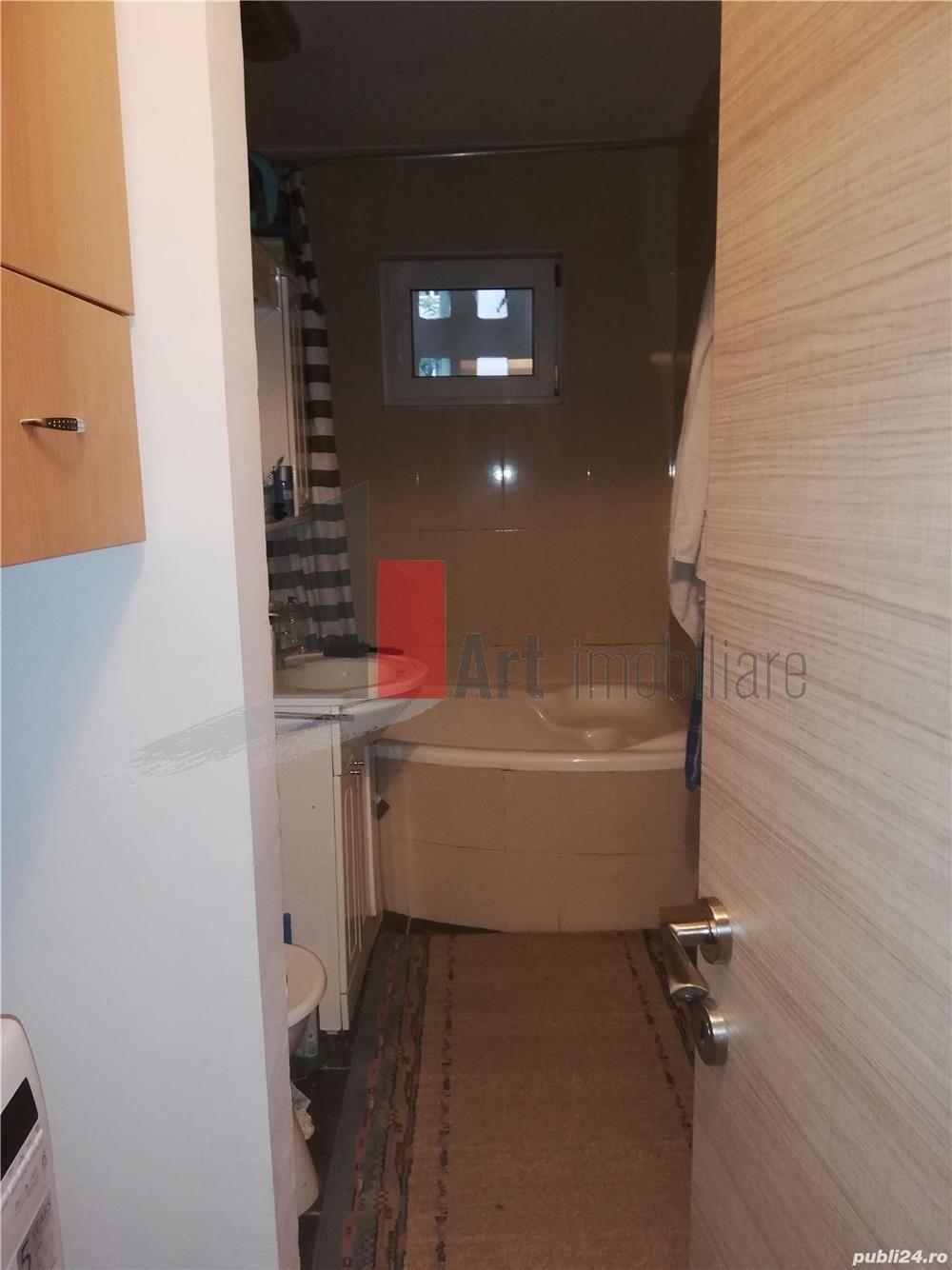 Vânzare apartament semidecomandat 4 camere cu centrală Bd. Obregia - 7
