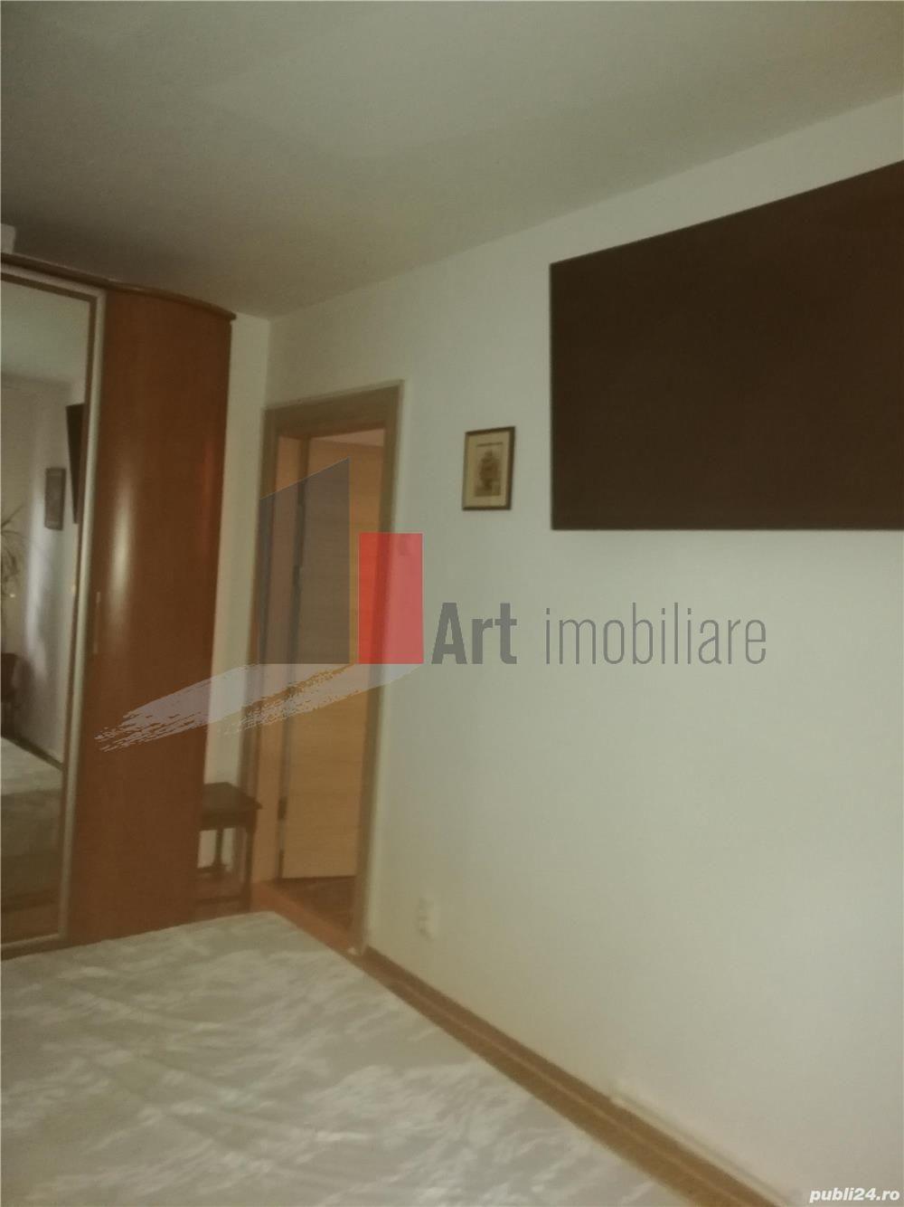 Vânzare apartament semidecomandat 4 camere cu centrală Bd. Obregia - 1