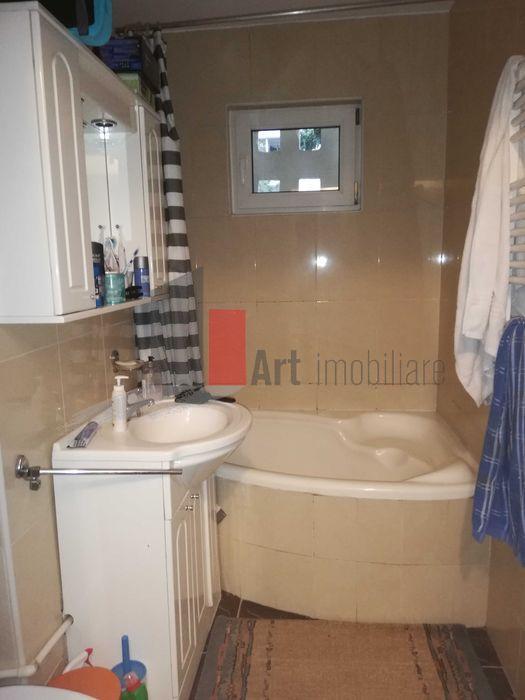 Vânzare apartament semidecomandat 4 camere cu centrală Bd. Obregia - 2