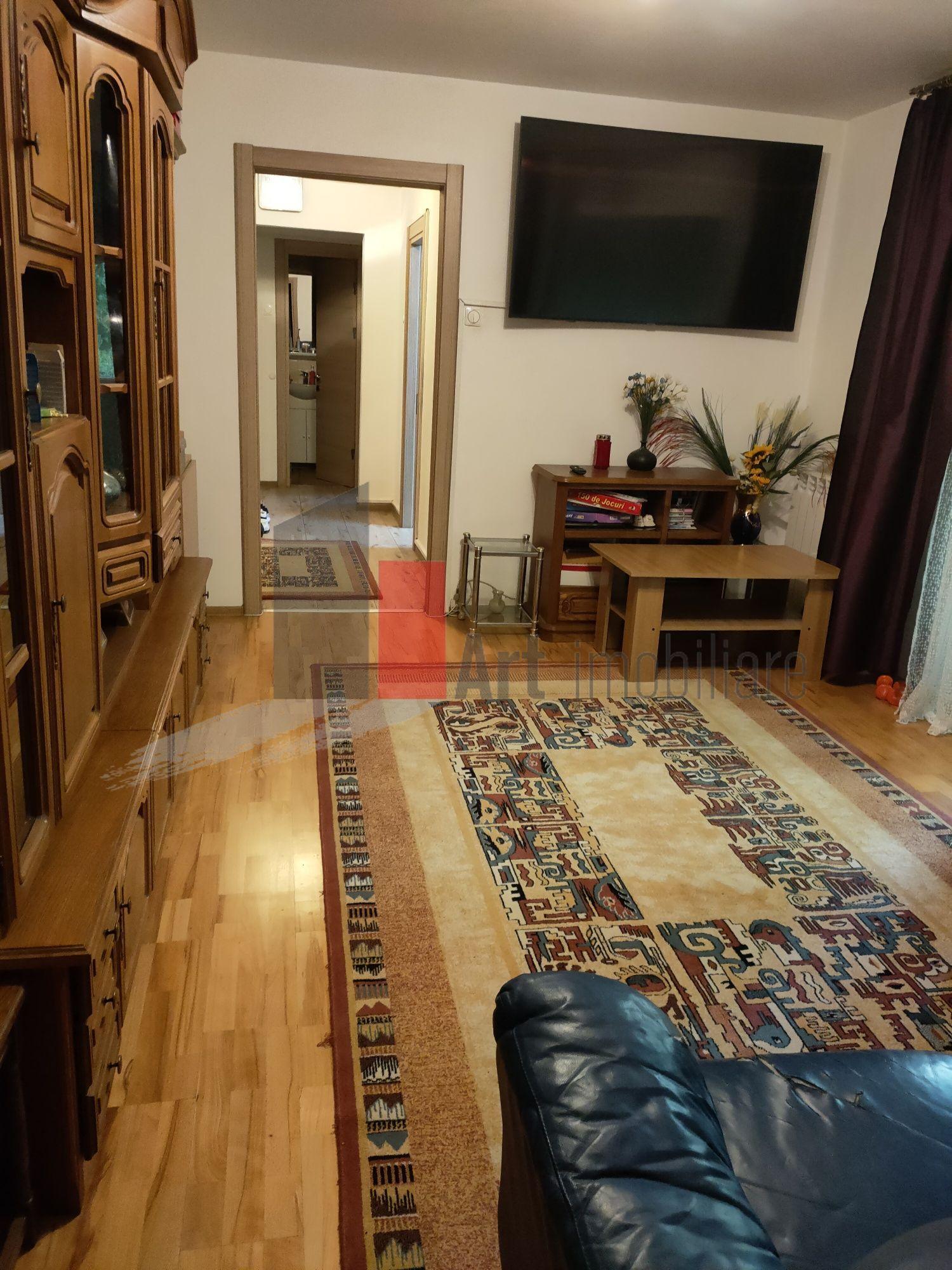 Vânzare apartament semidecomandat 4 camere cu centrală Bd. Obregia - 45
