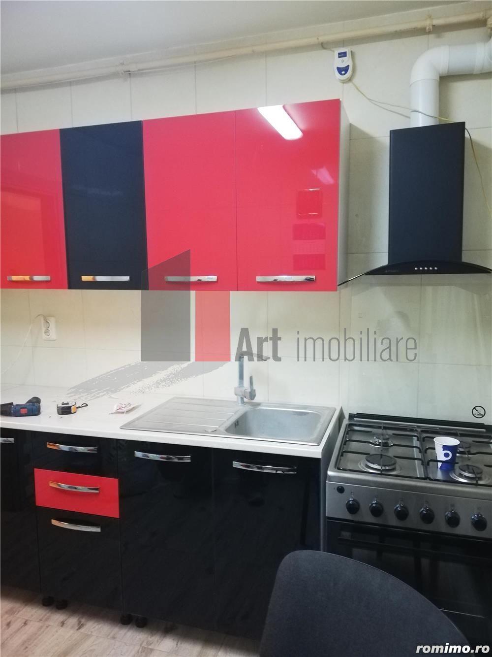 Vânzare apartament semidecomandat 4 camere cu centrală Bd. Obregia - 8