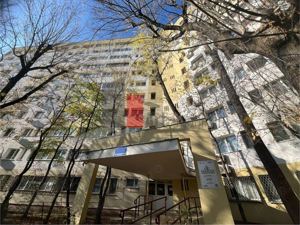 Ap.3 camere semidec. et. 6/10, piața Matei Ambrozie - 8