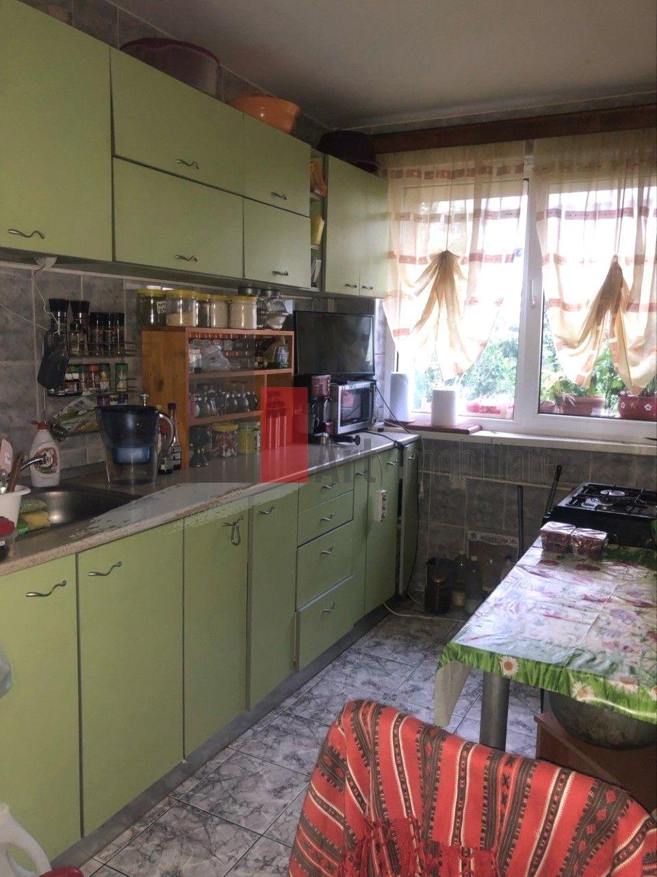 Ap.3 camere semidec. et. 6/10, piața Matei Ambrozie - 2