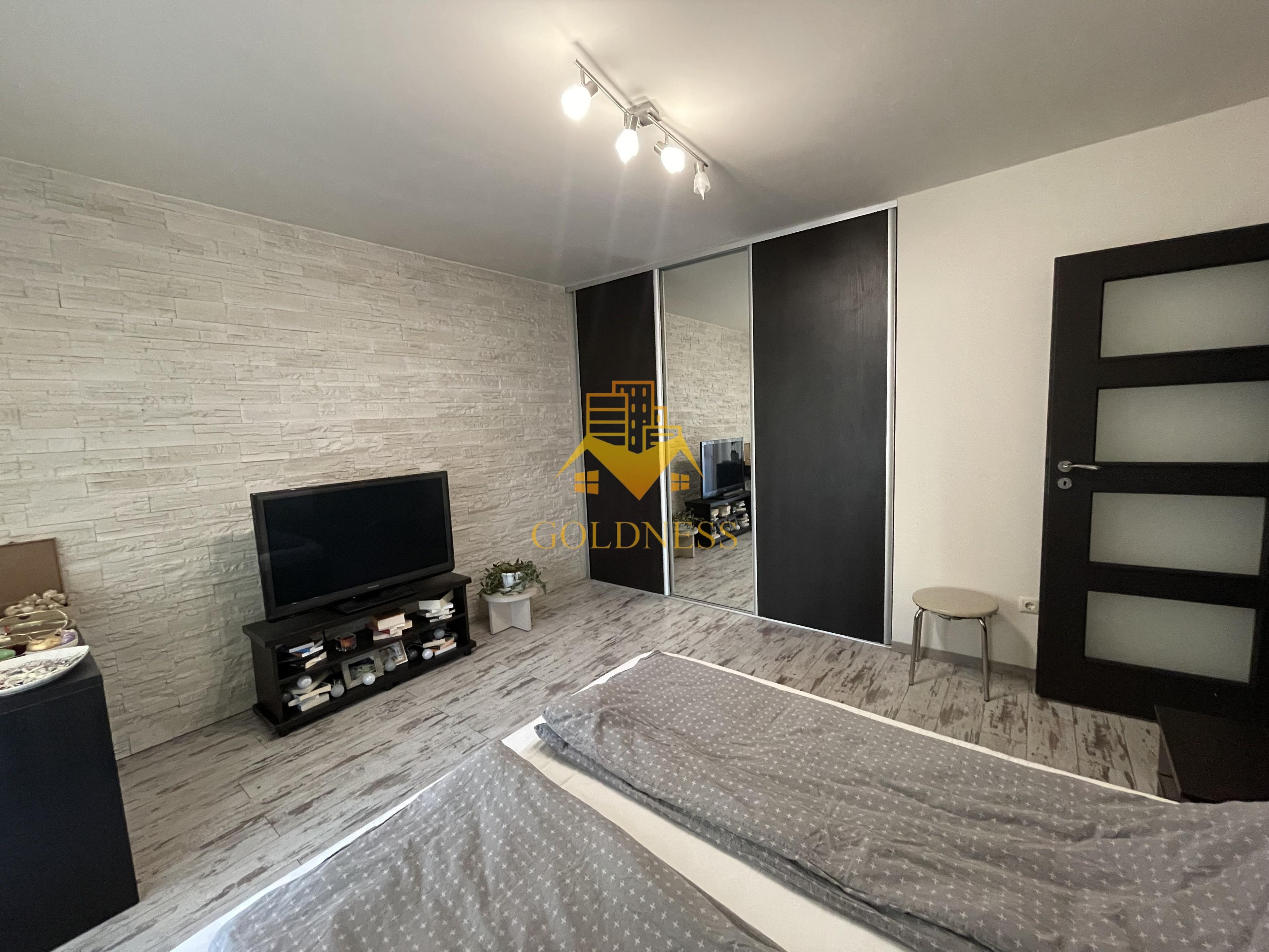 O camera, Parklake, FSEGA, Intre lacuri, Iulius Mall, 18 Gym. - 1
