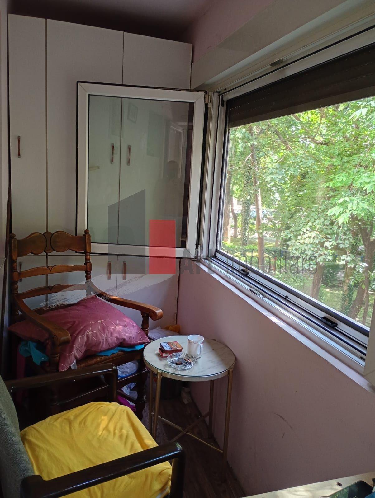 Vânzare apartament semidecomandat 2 camere Bd. Obregia - 8