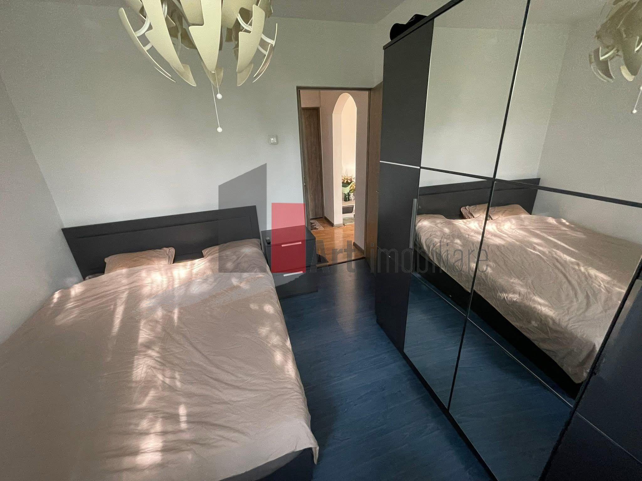 Apartament cu 3 camere în Zona 1Decembrie - 12