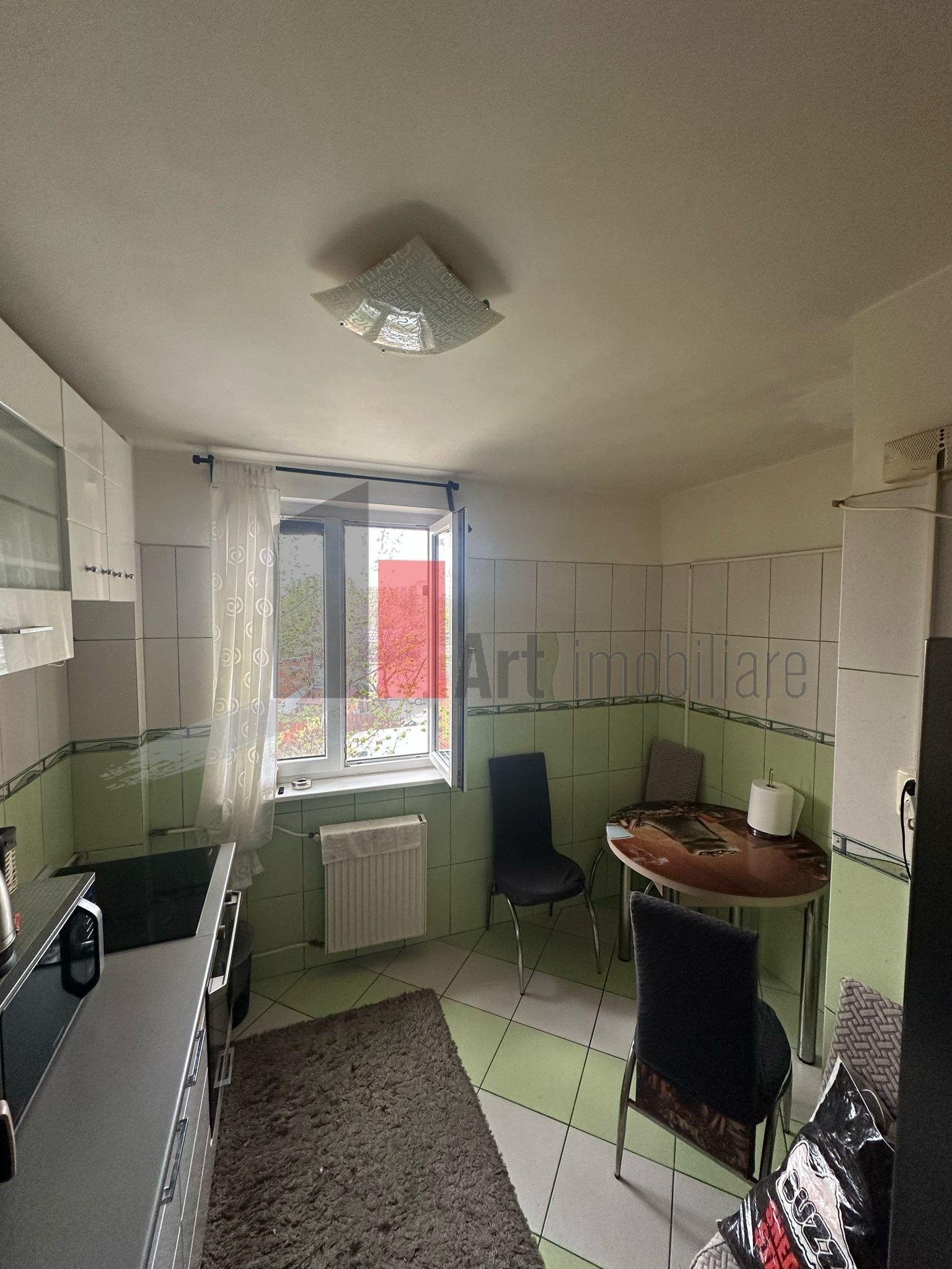 Apartament cu 3 camere în Zona 1Decembrie - 7