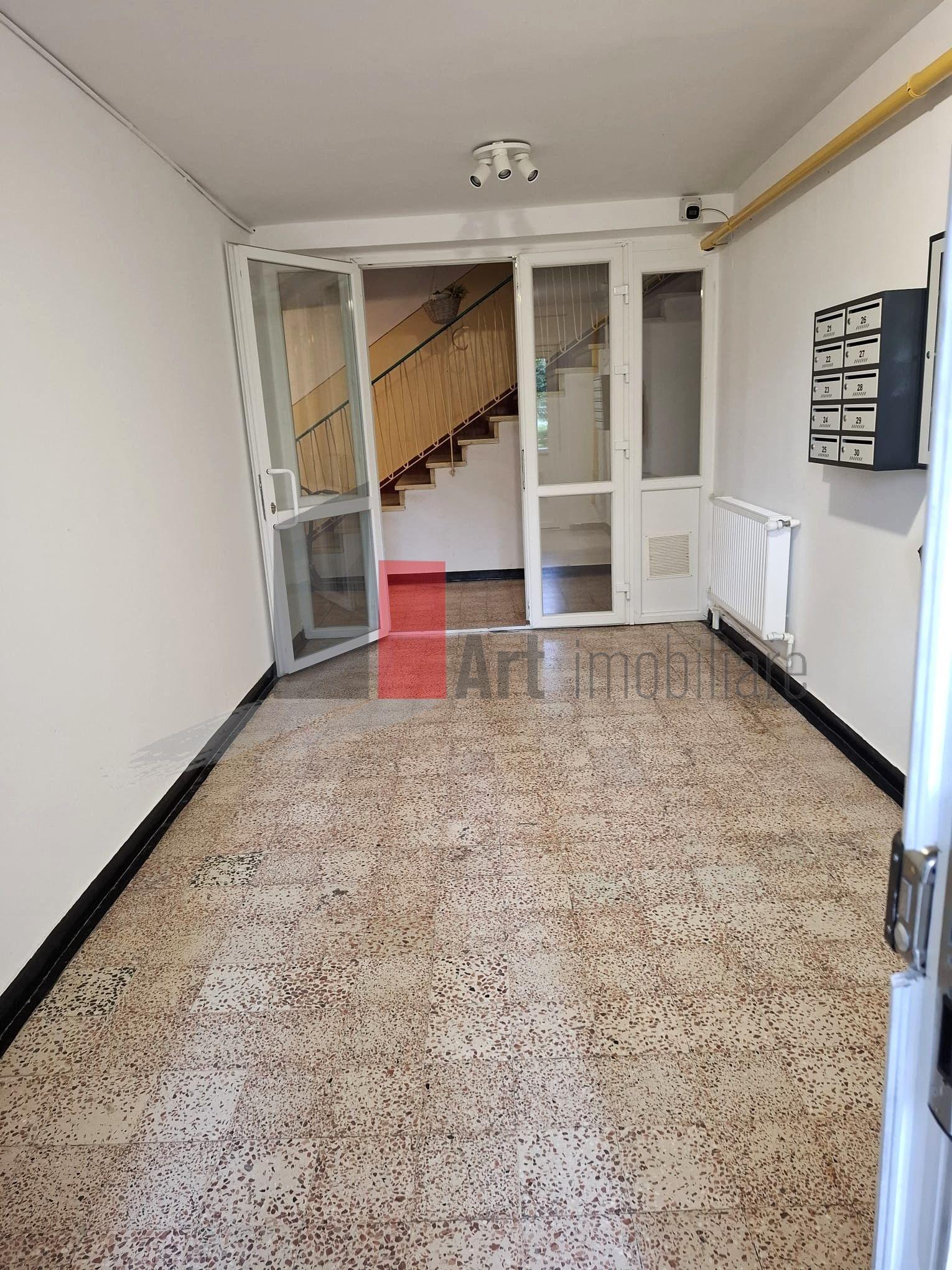 Apartament 3 camere decomandat, bloc H, Str.Rotundă, parter - 13