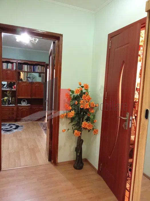 Vânzare apartament semidecomandat 4 camere cu centrală Șos. Berceni - 1