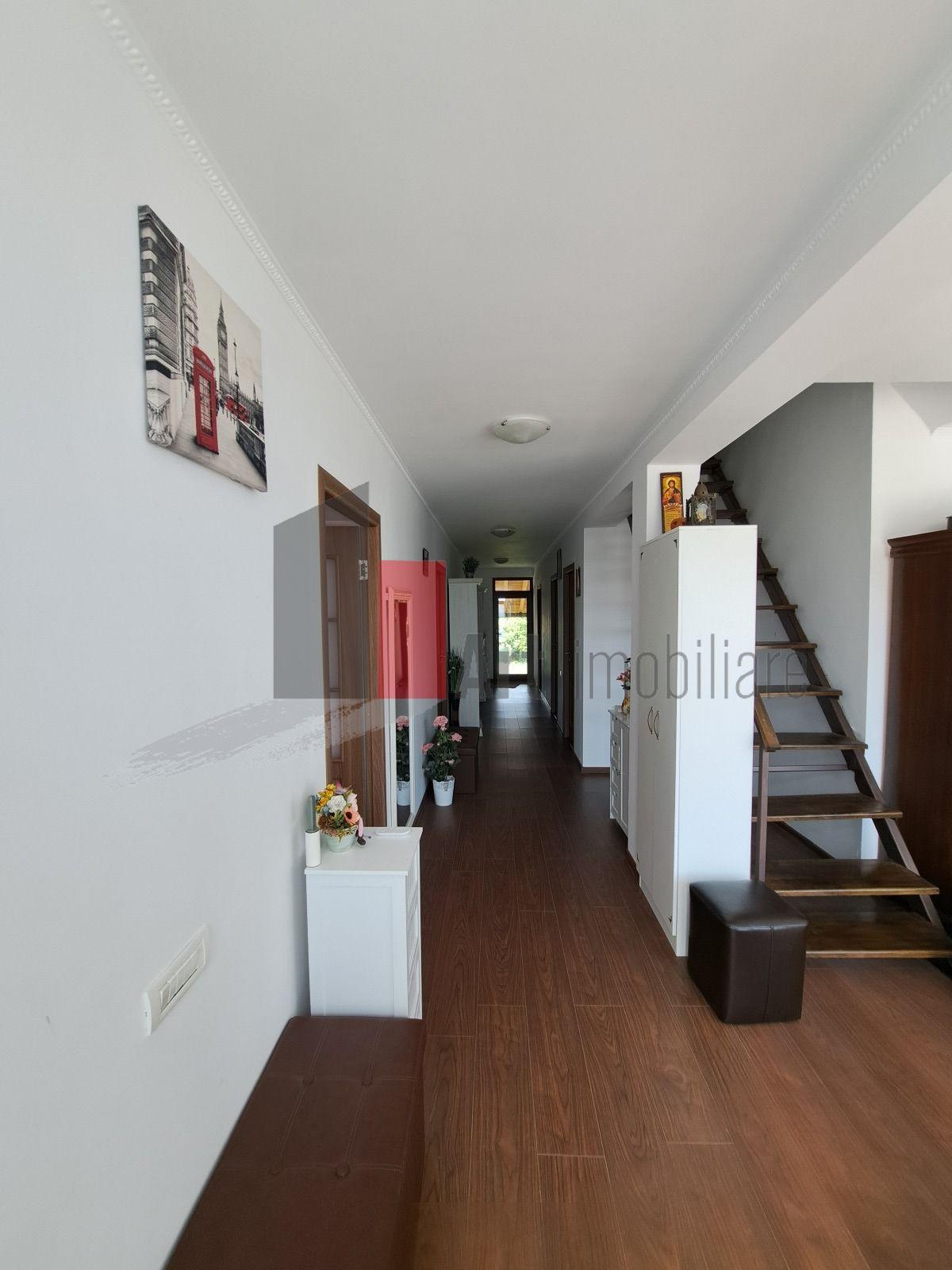 Casa individuala Valu lu Traian - teren mare 1000 mp - 10