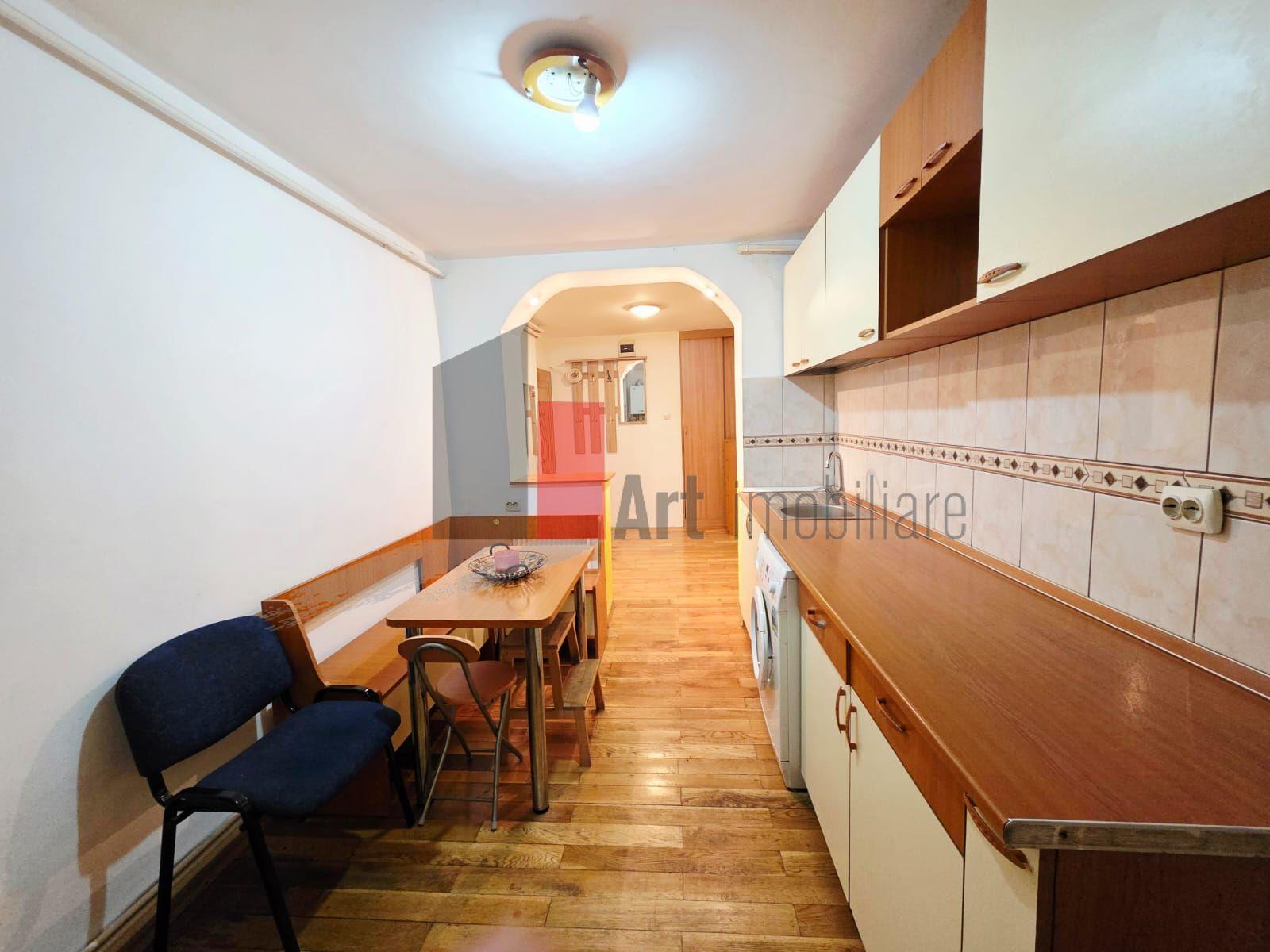 Apartament spațios cu 4 camere Crangasi - 1