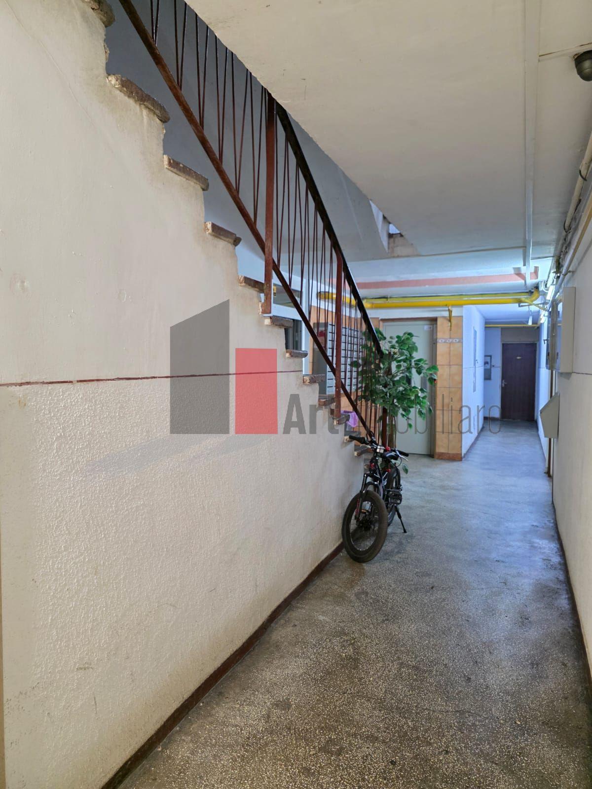Apartament spațios cu 4 camere Crangasi - 2