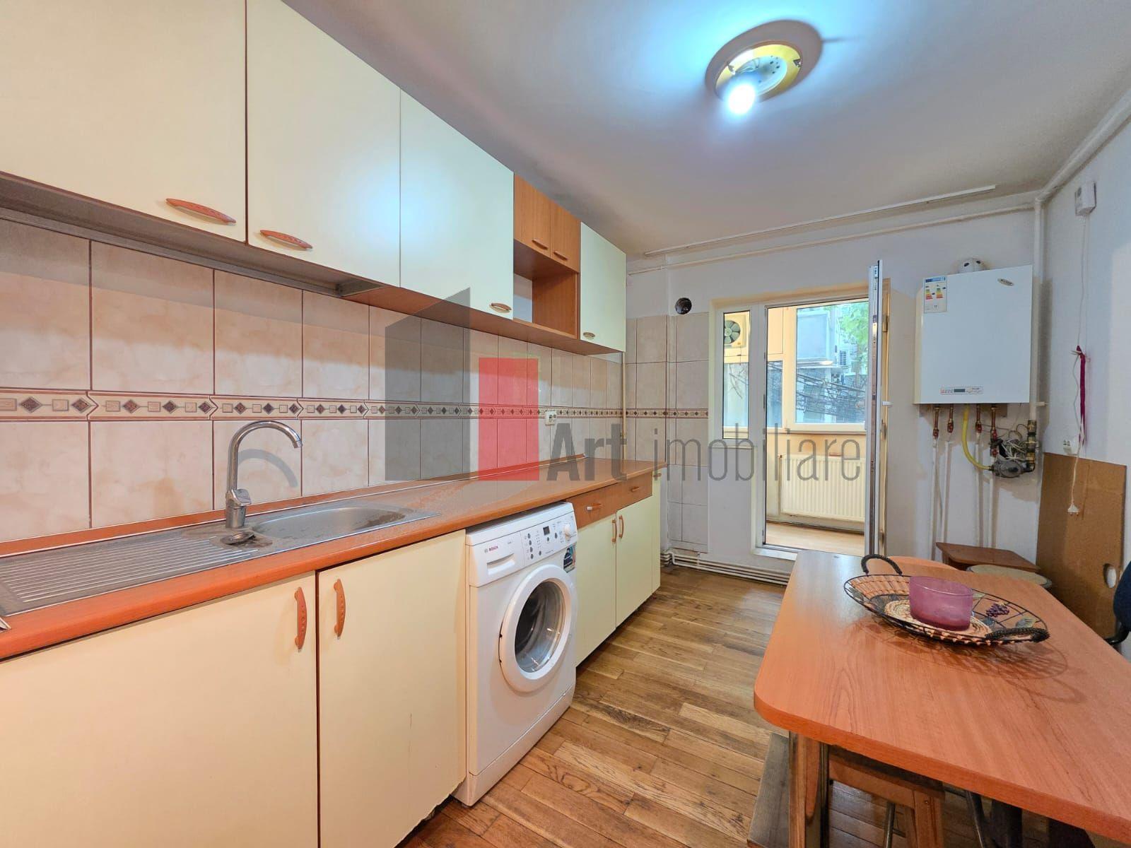 Apartament spațios cu 4 camere Crangasi - 6