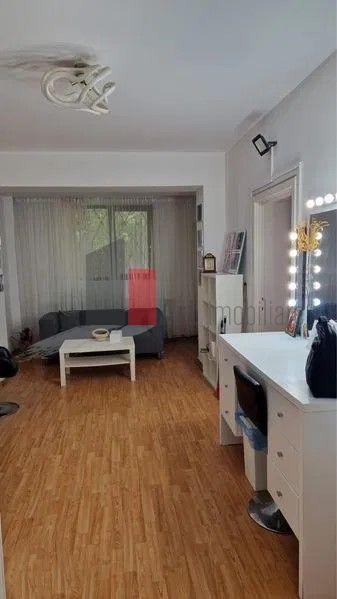 Primaverii, bloc cu regim mic de inaltime, locuit sau investitie - 1