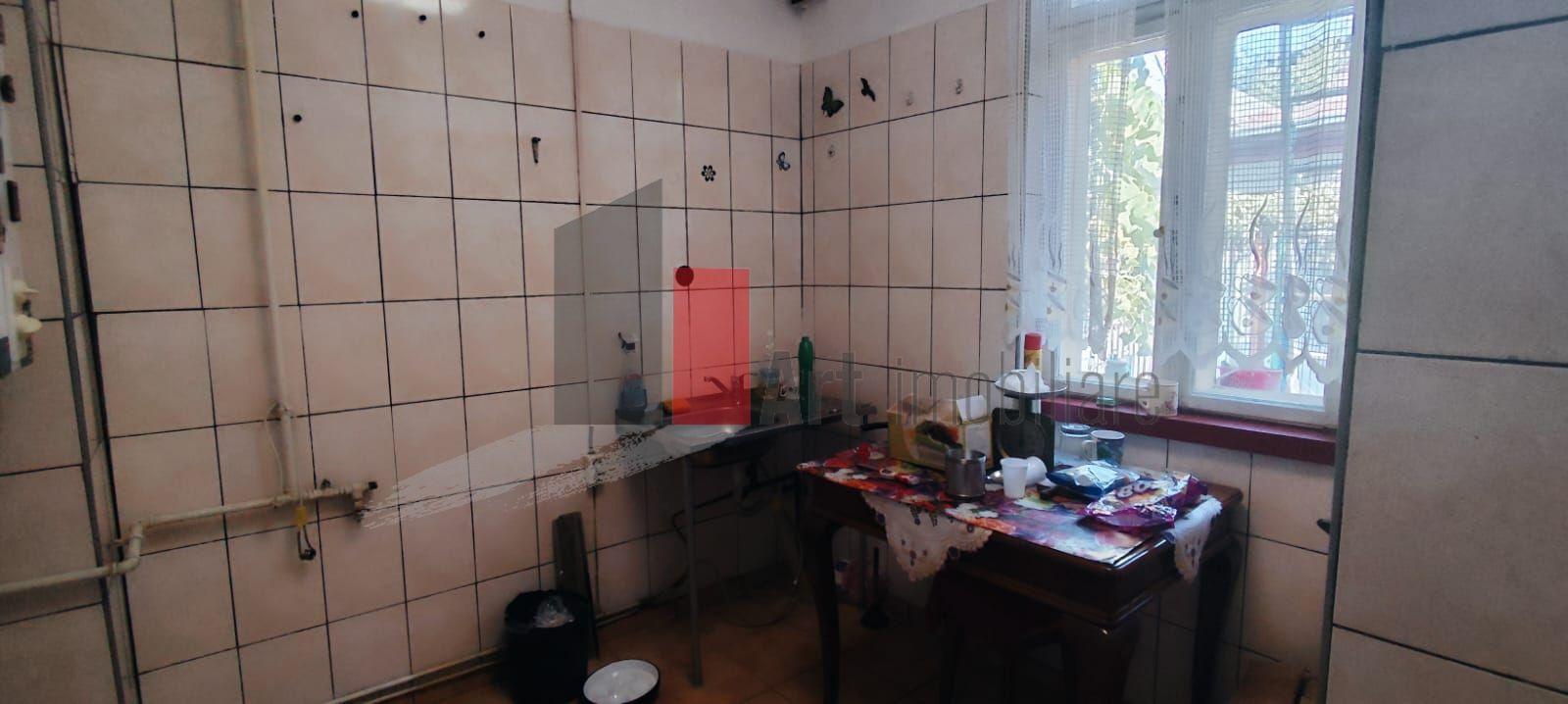 Casa de vanzare + teren in zona Jiului (Bucurestii Noi) - 30