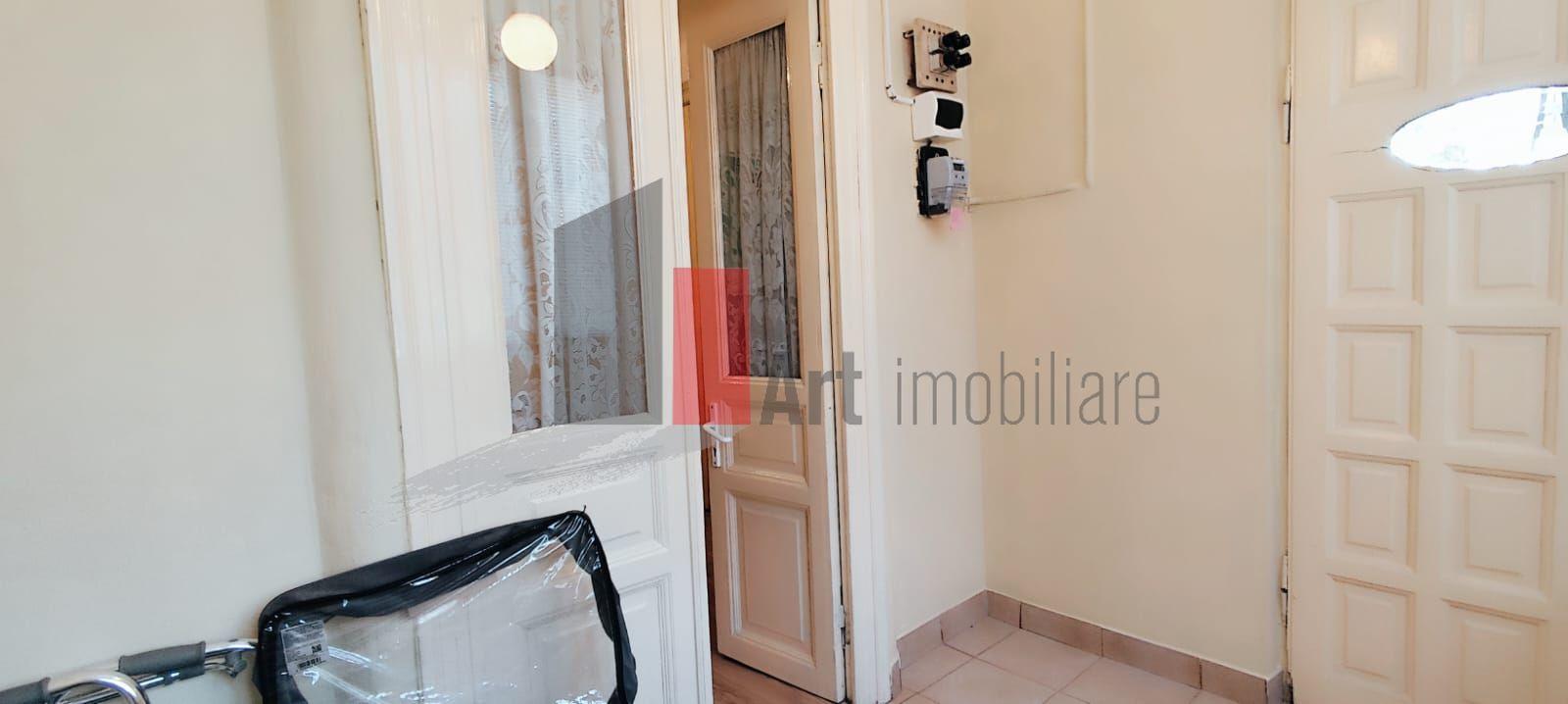 Casa de vanzare + teren in zona Jiului (Bucurestii Noi) - 10
